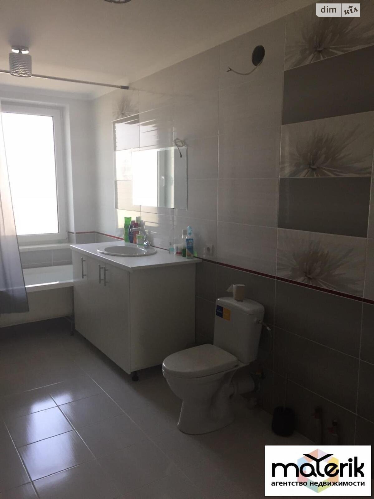 двоповерховий будинок з гаражем, 232.2 кв. м, цегла. Продаж у Фонтанці фото 1 двоповерховий будинок з гаражем, 232.2 кв. м, цегла. Продаж у Фонтанці фото 1