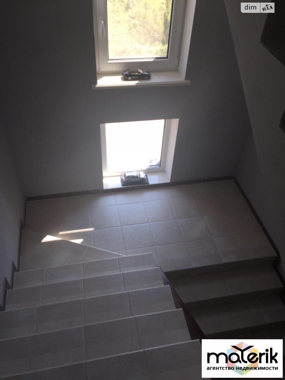 двоповерховий будинок з гаражем, 232.2 кв. м, цегла. Продаж у Фонтанці фото 1 двоповерховий будинок з гаражем, 232.2 кв. м, цегла. Продаж у Фонтанці фото 1