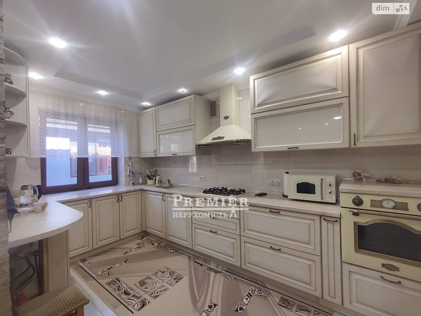 одноэтажный дом с гаражом, 138.8 кв. м, кирпич. Продажа в Фонтанке фото 1