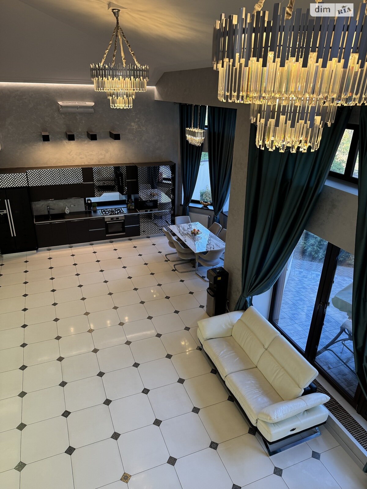 двоповерховий будинок, 393.2 кв. м, цегла. Продаж у Фонтанці фото 1 двоповерховий будинок, 393.2 кв. м, цегла. Продаж у Фонтанці фото 1