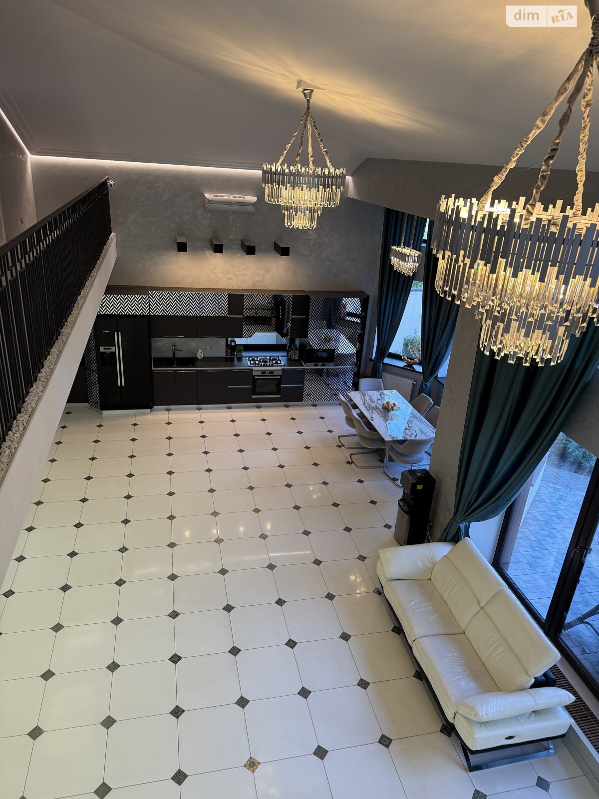 двоповерховий будинок, 393.2 кв. м, цегла. Продаж у Фонтанці фото 1 двоповерховий будинок, 393.2 кв. м, цегла. Продаж у Фонтанці фото 1