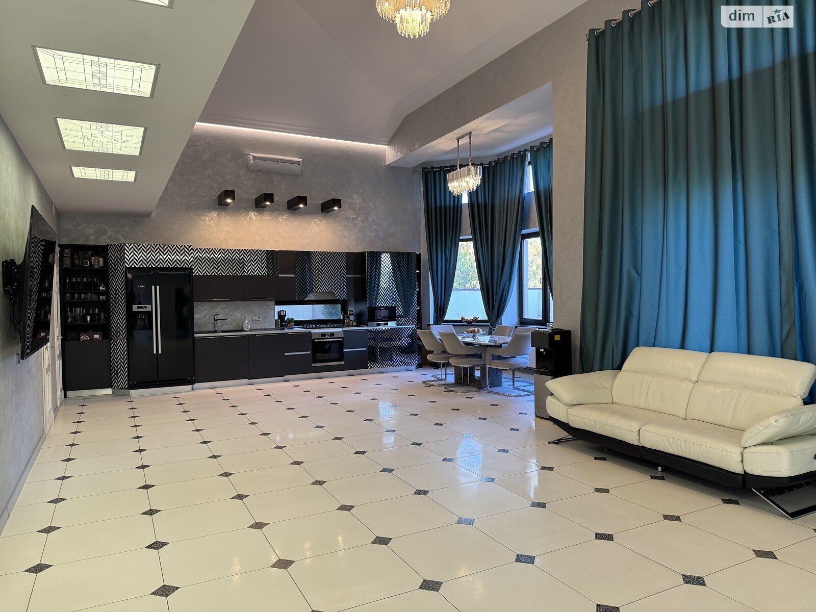 двоповерховий будинок, 393.2 кв. м, цегла. Продаж у Фонтанці фото 1 двоповерховий будинок, 393.2 кв. м, цегла. Продаж у Фонтанці фото 1