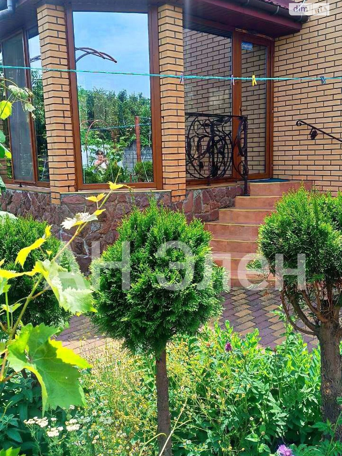 триповерховий будинок з мансардою, 410.4 кв. м, ракушняк. Продаж у Фонтанці фото 1 триповерховий будинок з мансардою, 410.4 кв. м, ракушняк. Продаж у Фонтанці фото 1