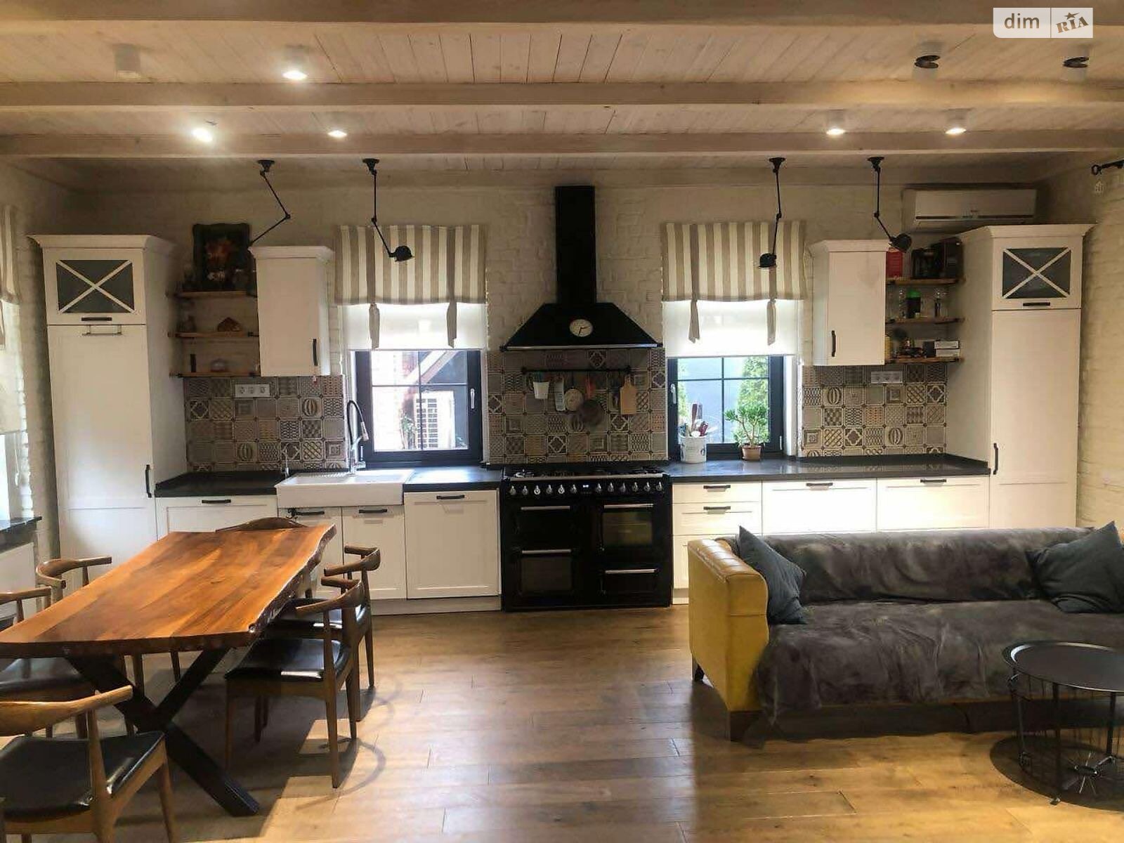 двухэтажный дом с верандой, 161.5 кв. м, кирпич. Продажа в Фонтанке фото 1