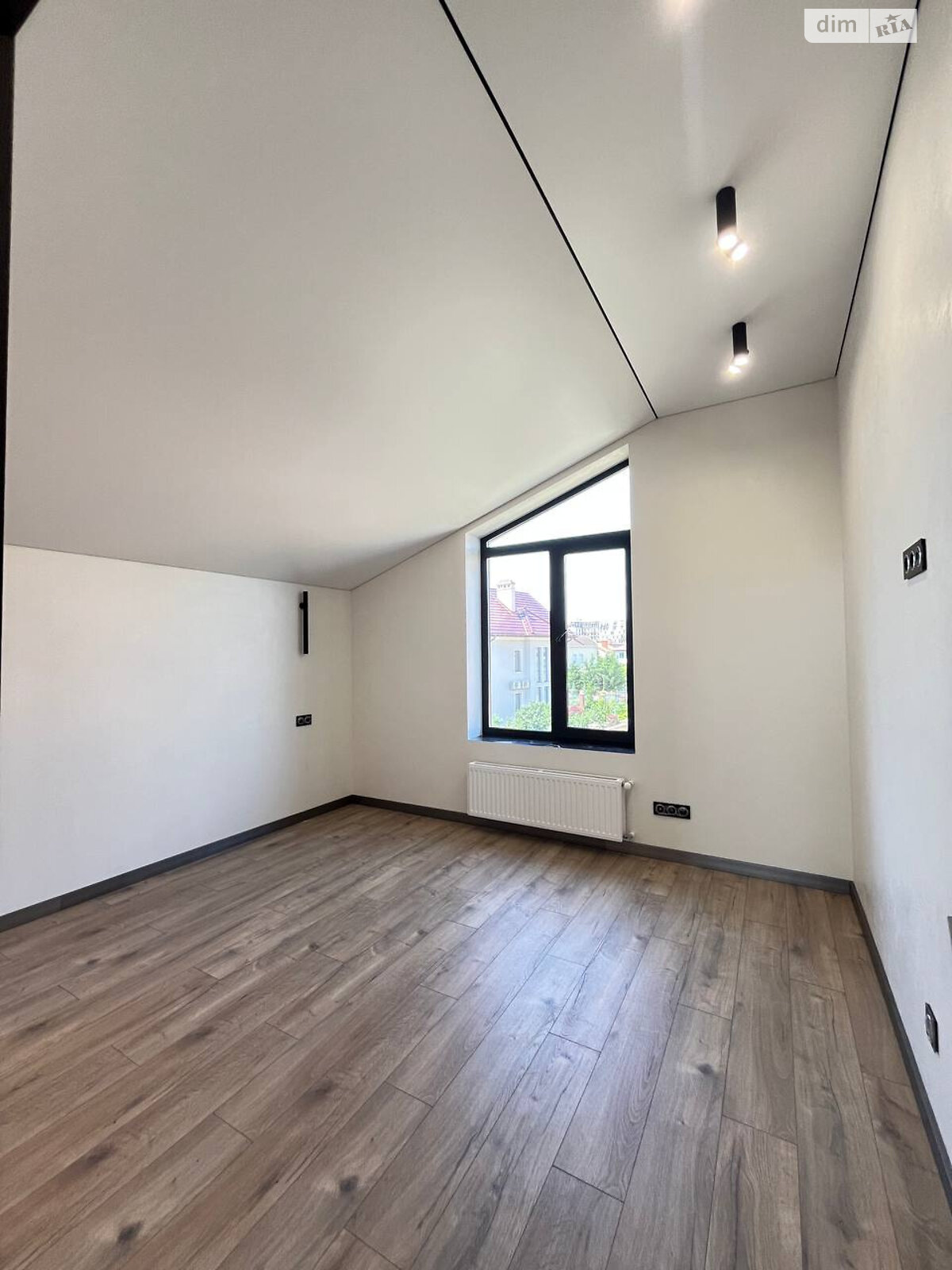 двухэтажный дом, 170 кв. м, кирпич. Продажа в Фонтанке фото 1 двухэтажный дом, 170 кв. м, кирпич. Продажа в Фонтанке фото 1