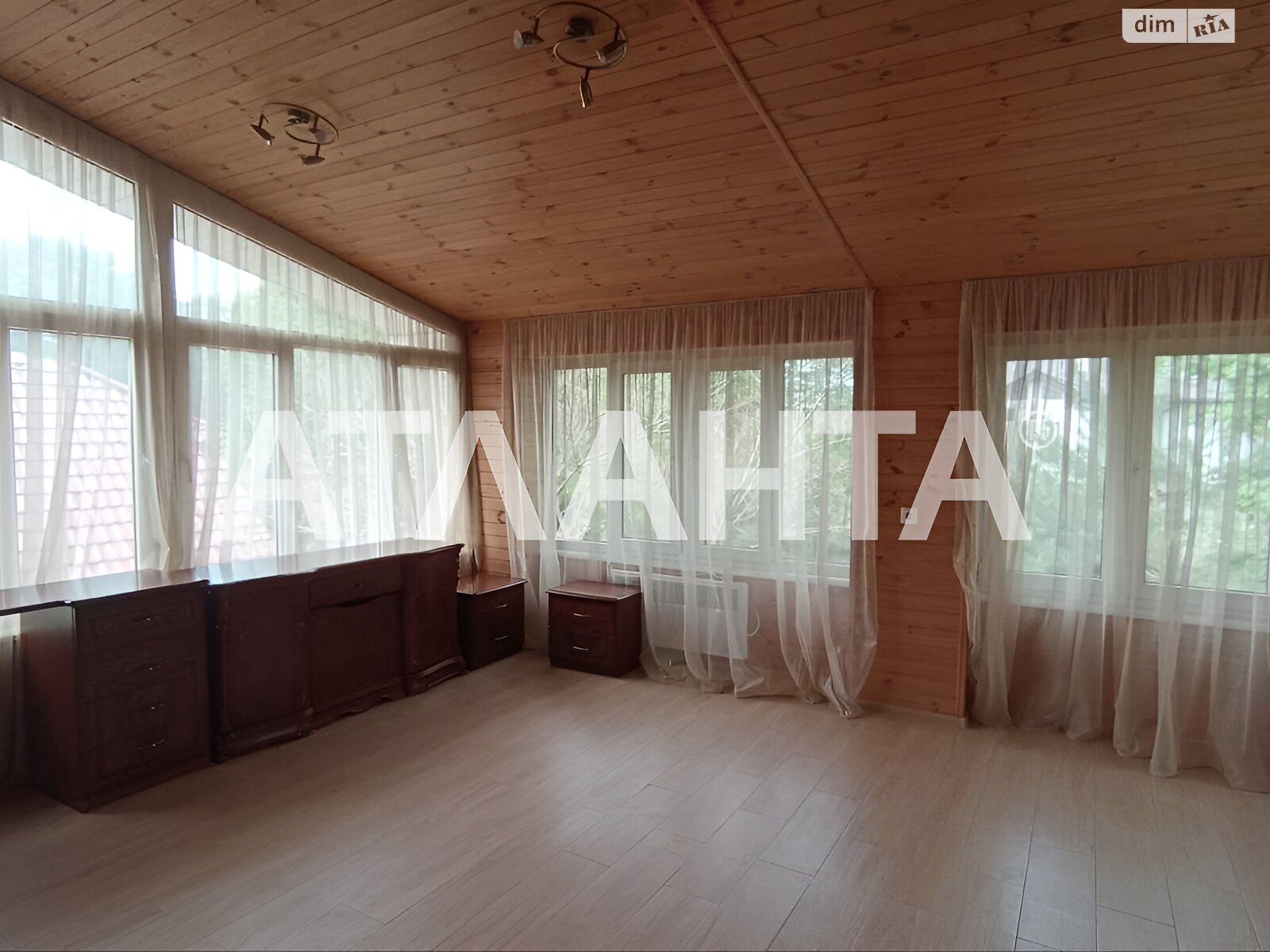триповерховий будинок, 382 кв. м, цегла. Продаж у Фонтанці фото 1 триповерховий будинок, 382 кв. м, цегла. Продаж у Фонтанці фото 1