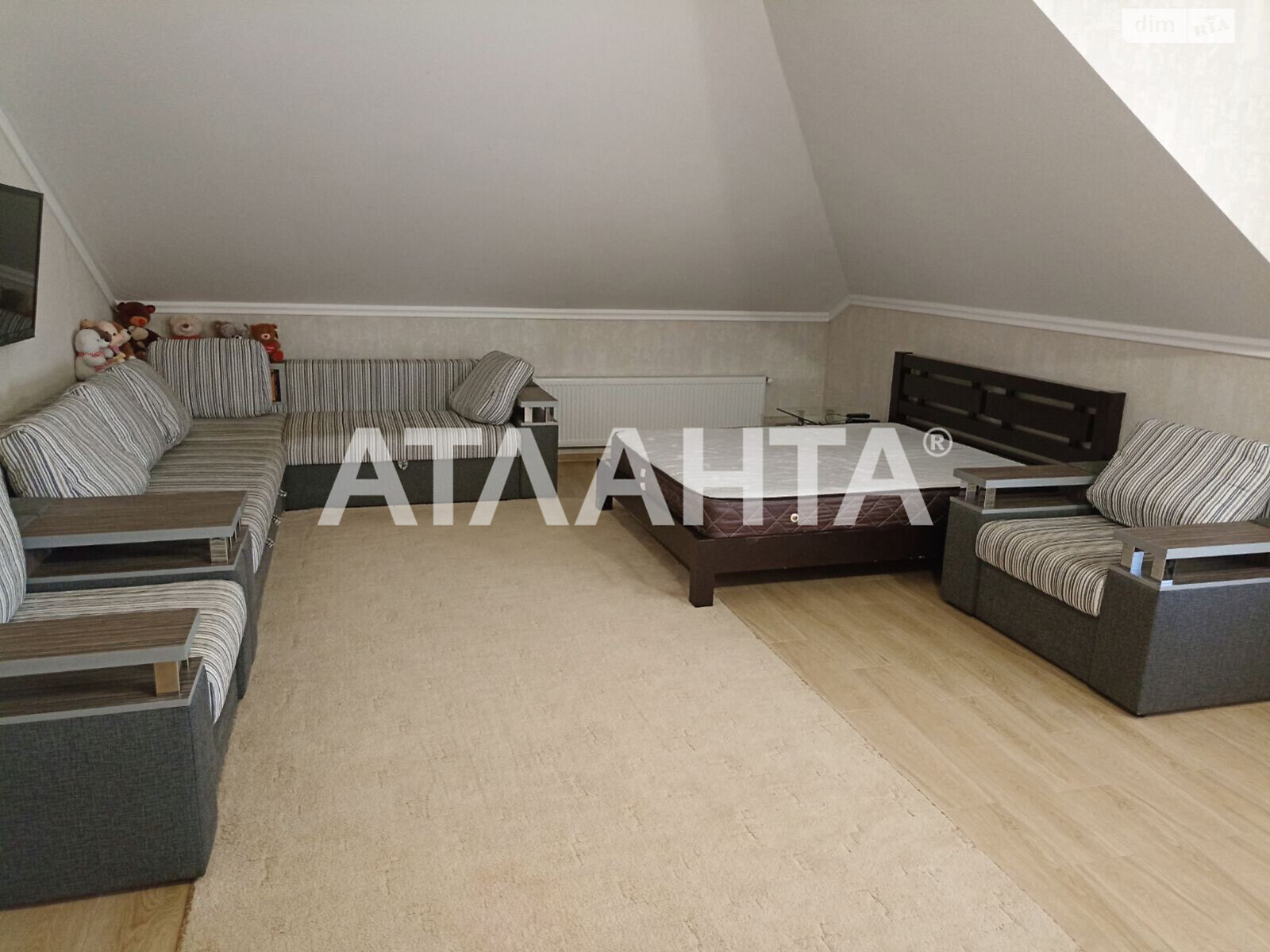 триповерховий будинок, 382 кв. м, цегла. Продаж у Фонтанці фото 1 триповерховий будинок, 382 кв. м, цегла. Продаж у Фонтанці фото 1