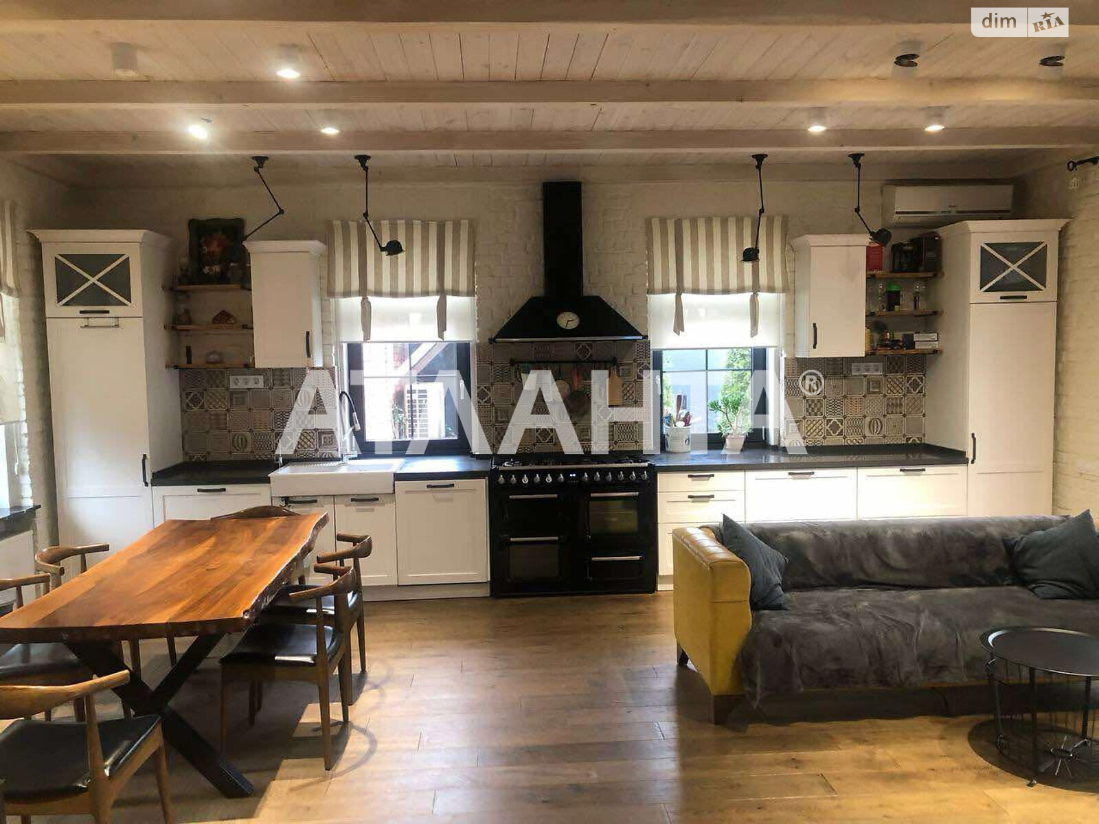 двоповерховий будинок бесідка, 285 кв. м, кирпич. Продаж у Фонтанці фото 1 двоповерховий будинок бесідка, 285 кв. м, кирпич. Продаж у Фонтанці фото 1