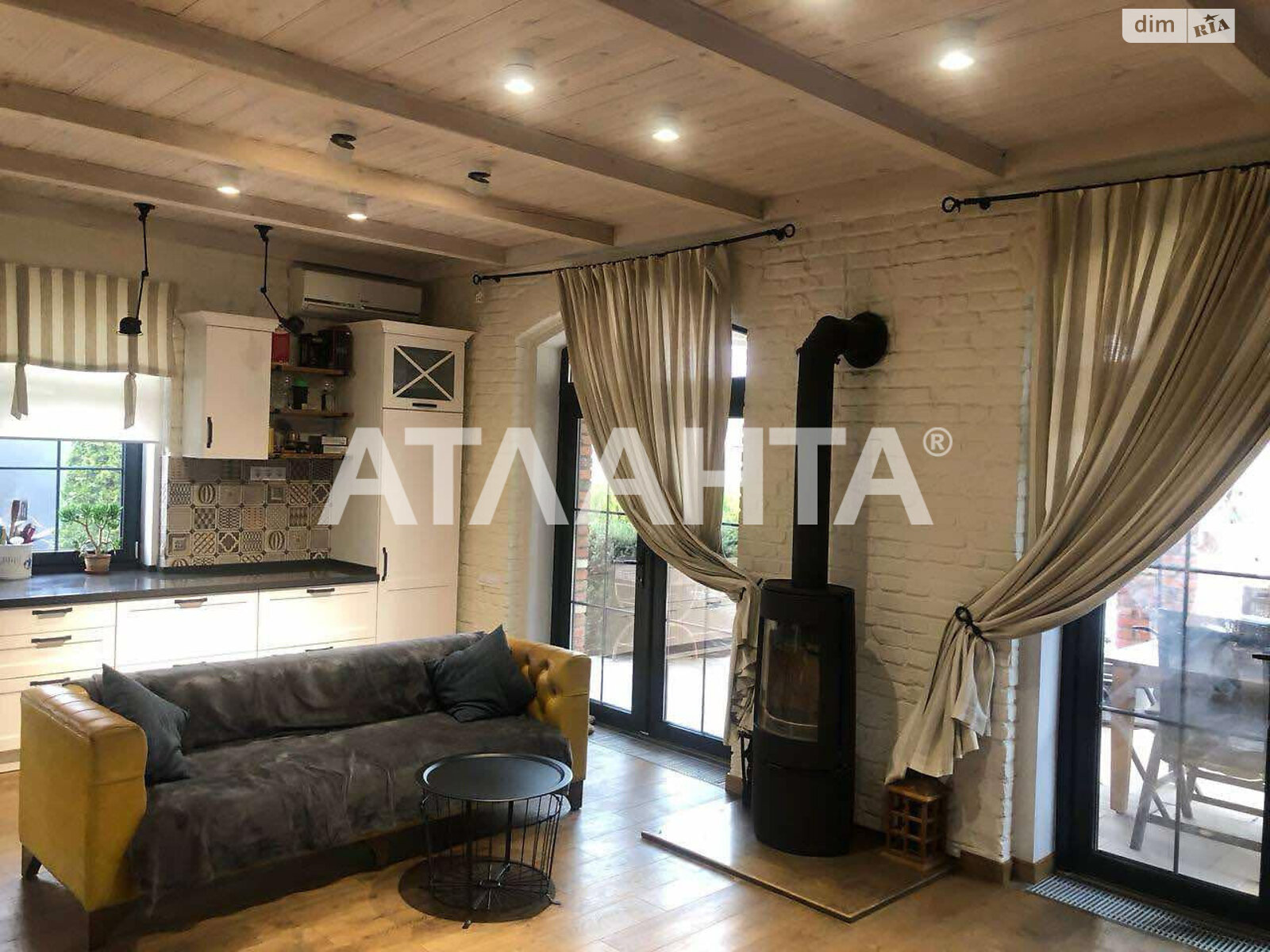 двоповерховий будинок бесідка, 285 кв. м, кирпич. Продаж у Фонтанці фото 1 двоповерховий будинок бесідка, 285 кв. м, кирпич. Продаж у Фонтанці фото 1