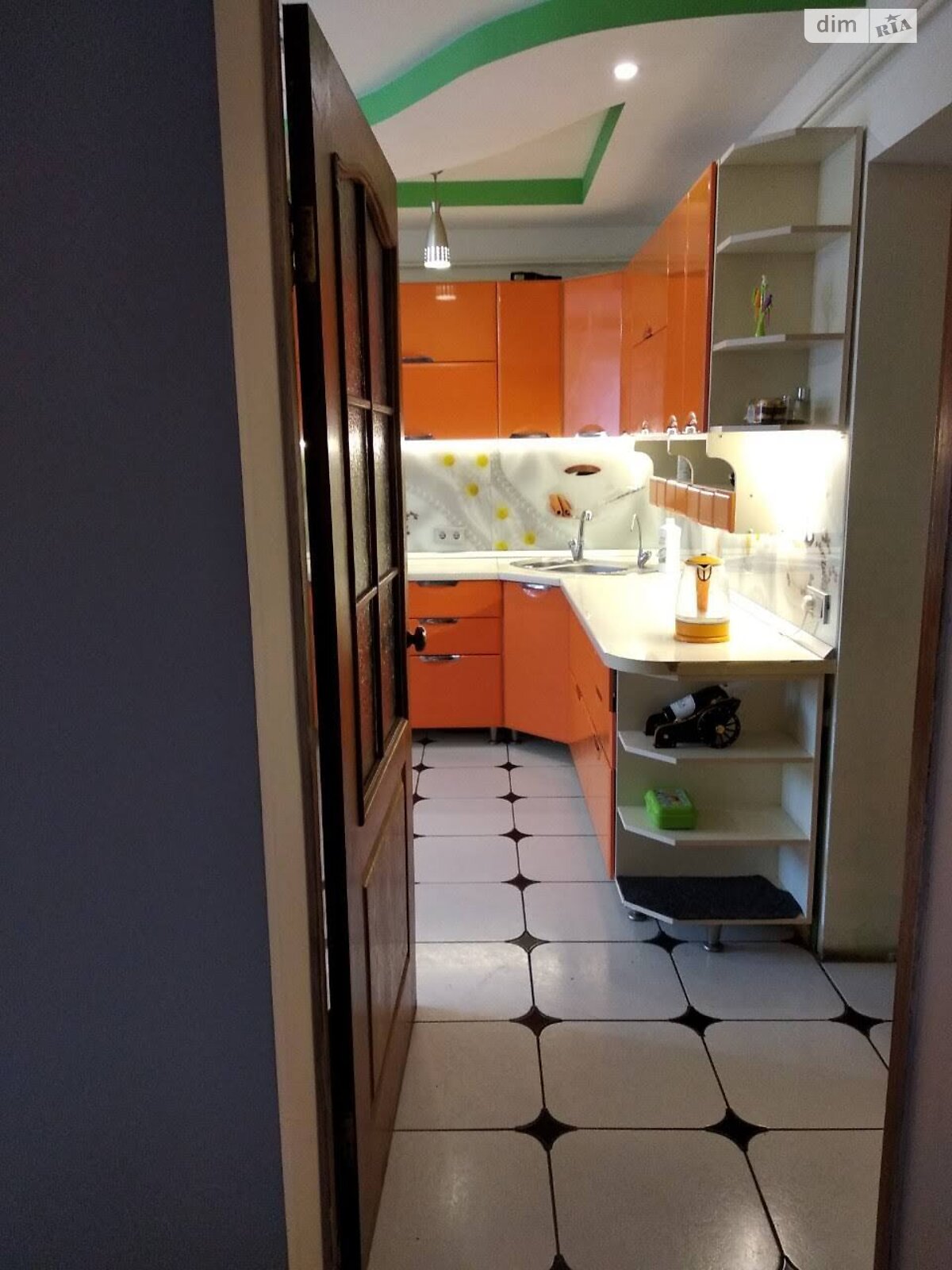 двоповерховий будинок з гаражем, 345.6 кв. м, ракушняк. Продаж у Фонтанці фото 1 двоповерховий будинок з гаражем, 345.6 кв. м, ракушняк. Продаж у Фонтанці фото 1
