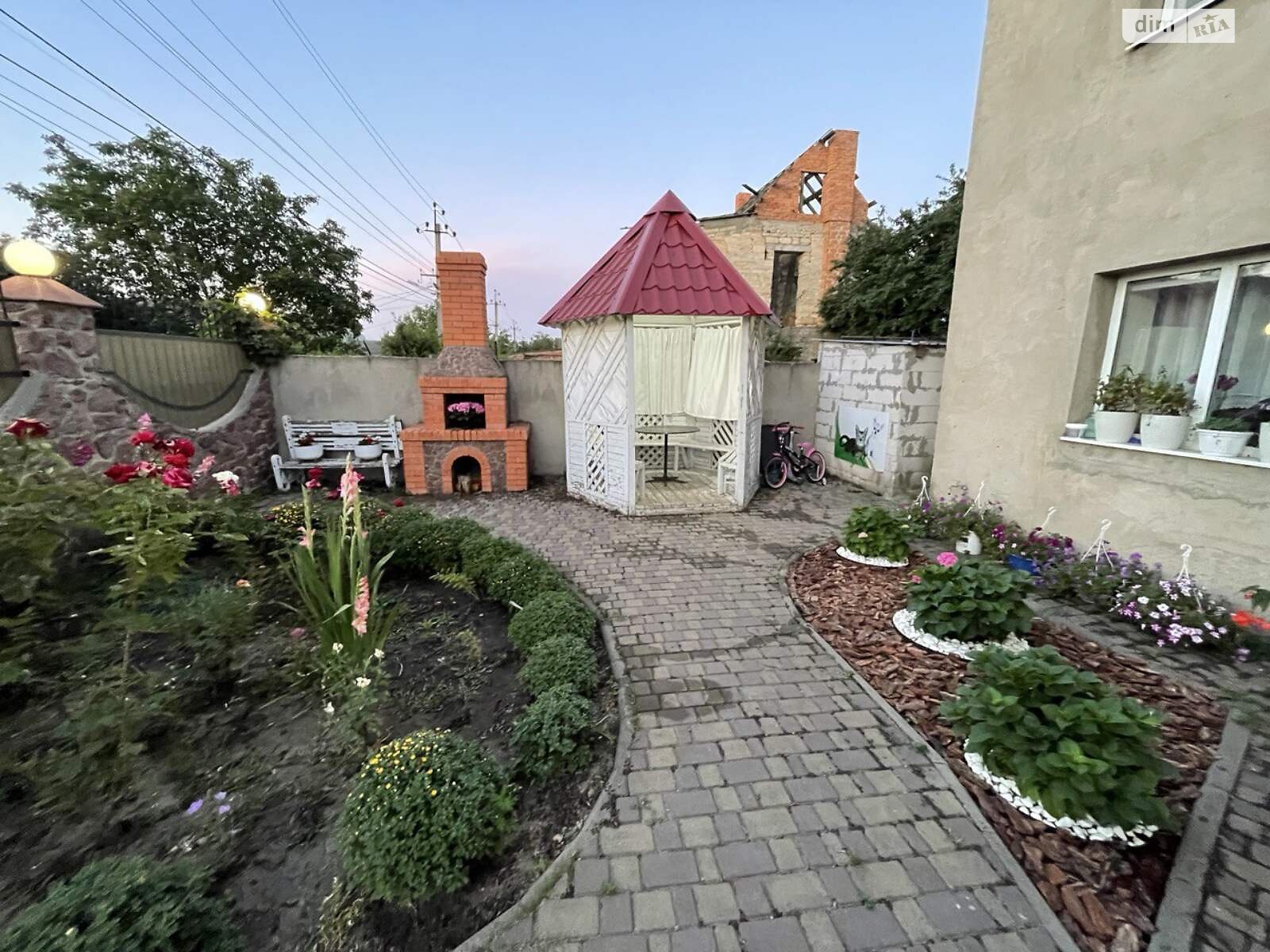двоповерховий будинок з гаражем, 345.6 кв. м, ракушняк. Продаж у Фонтанці фото 1 двоповерховий будинок з гаражем, 345.6 кв. м, ракушняк. Продаж у Фонтанці фото 1