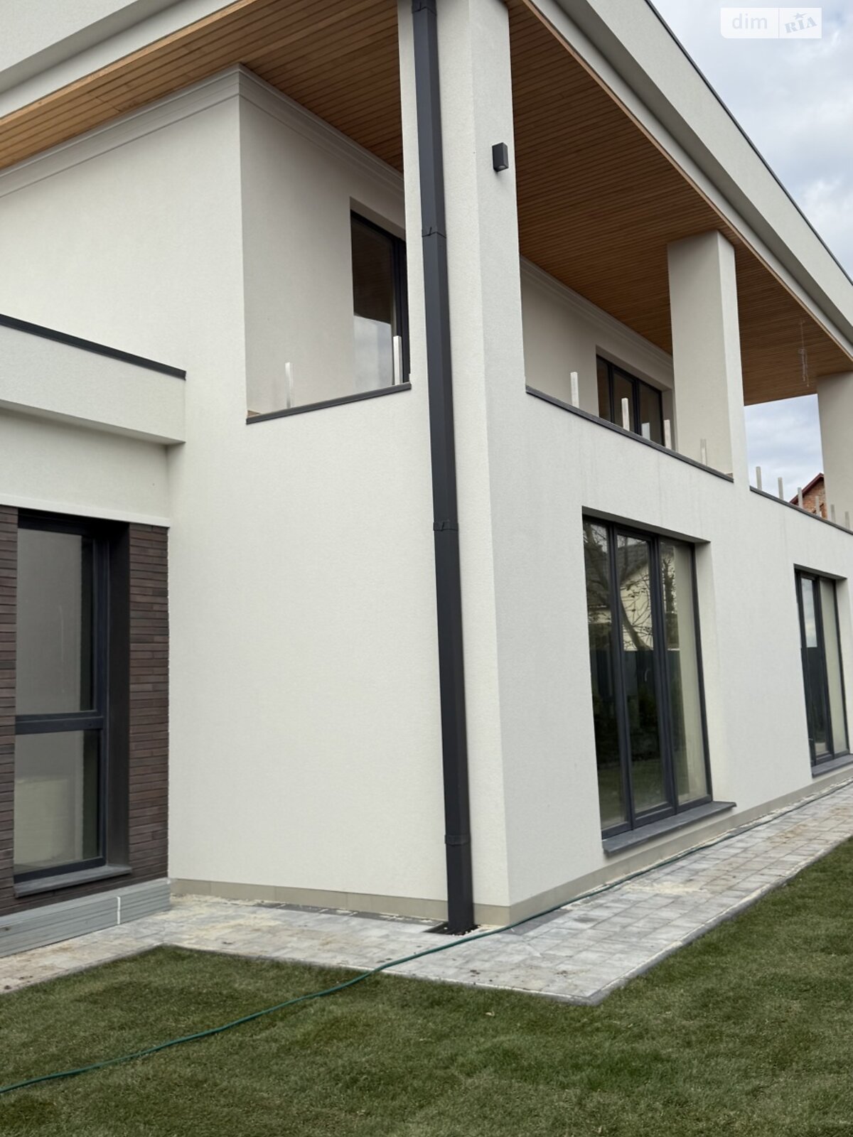 двухэтажный дом с гаражом, 240 кв. м, керамический блок. Продажа в Гаях-Гречинских фото 1