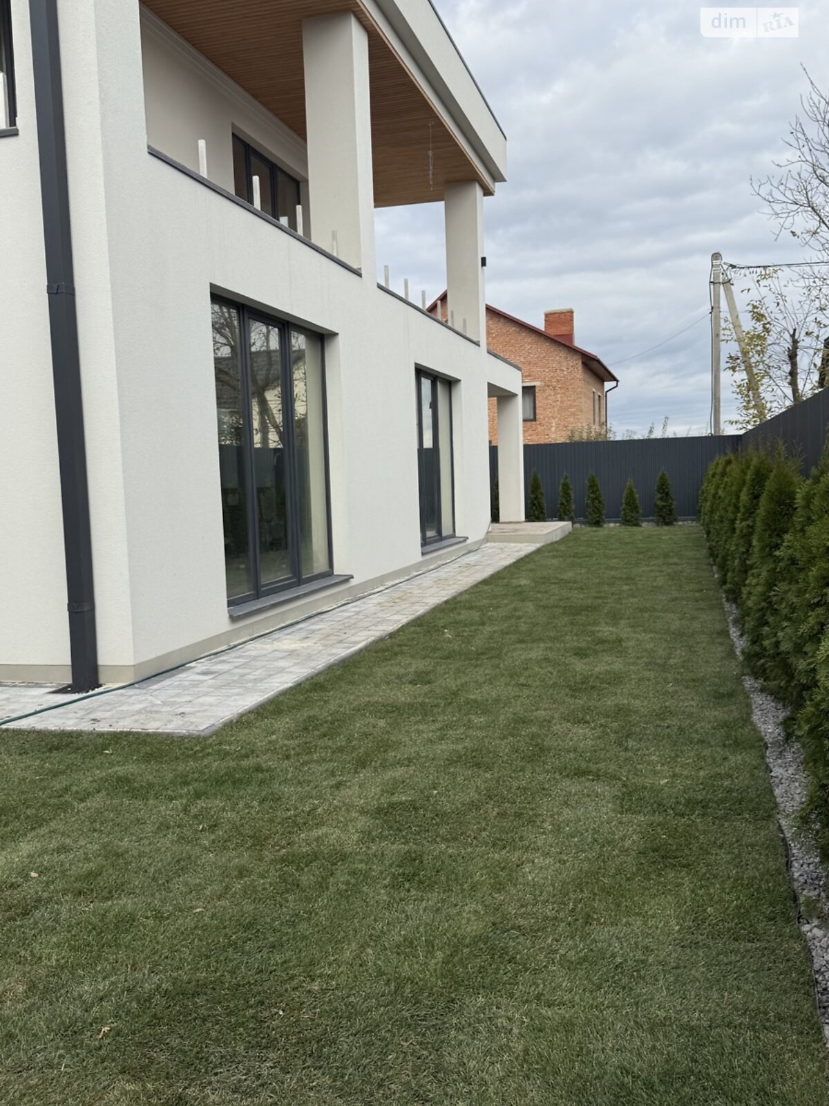 двухэтажный дом с гаражом, 240 кв. м, керамический блок. Продажа в Гаях-Гречинских фото 1