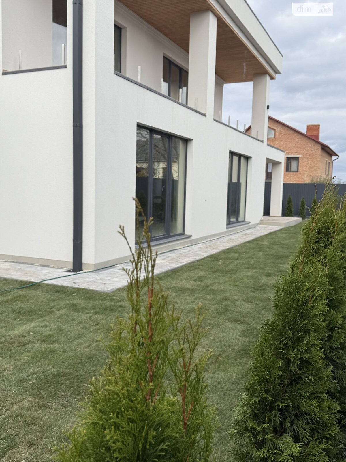 двухэтажный дом с гаражом, 240 кв. м, керамический блок. Продажа в Гаях-Гречинских фото 1