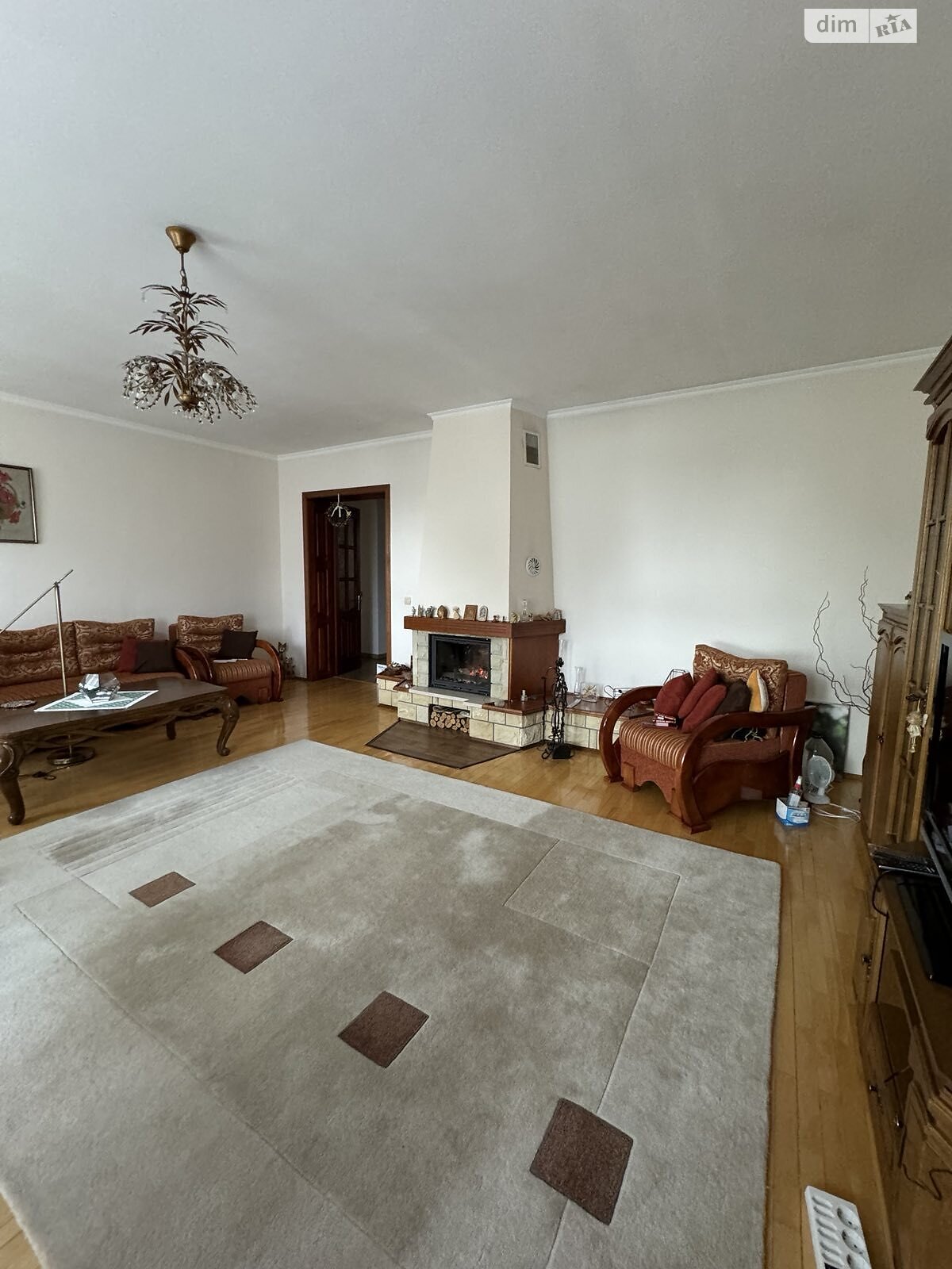 трехэтажный дом с гаражом, 500 кв. м, кирпич. Продажа в Гаях Ходоровских фото 1 трехэтажный дом с гаражом, 500 кв. м, кирпич. Продажа в Гаях Ходоровских фото 1