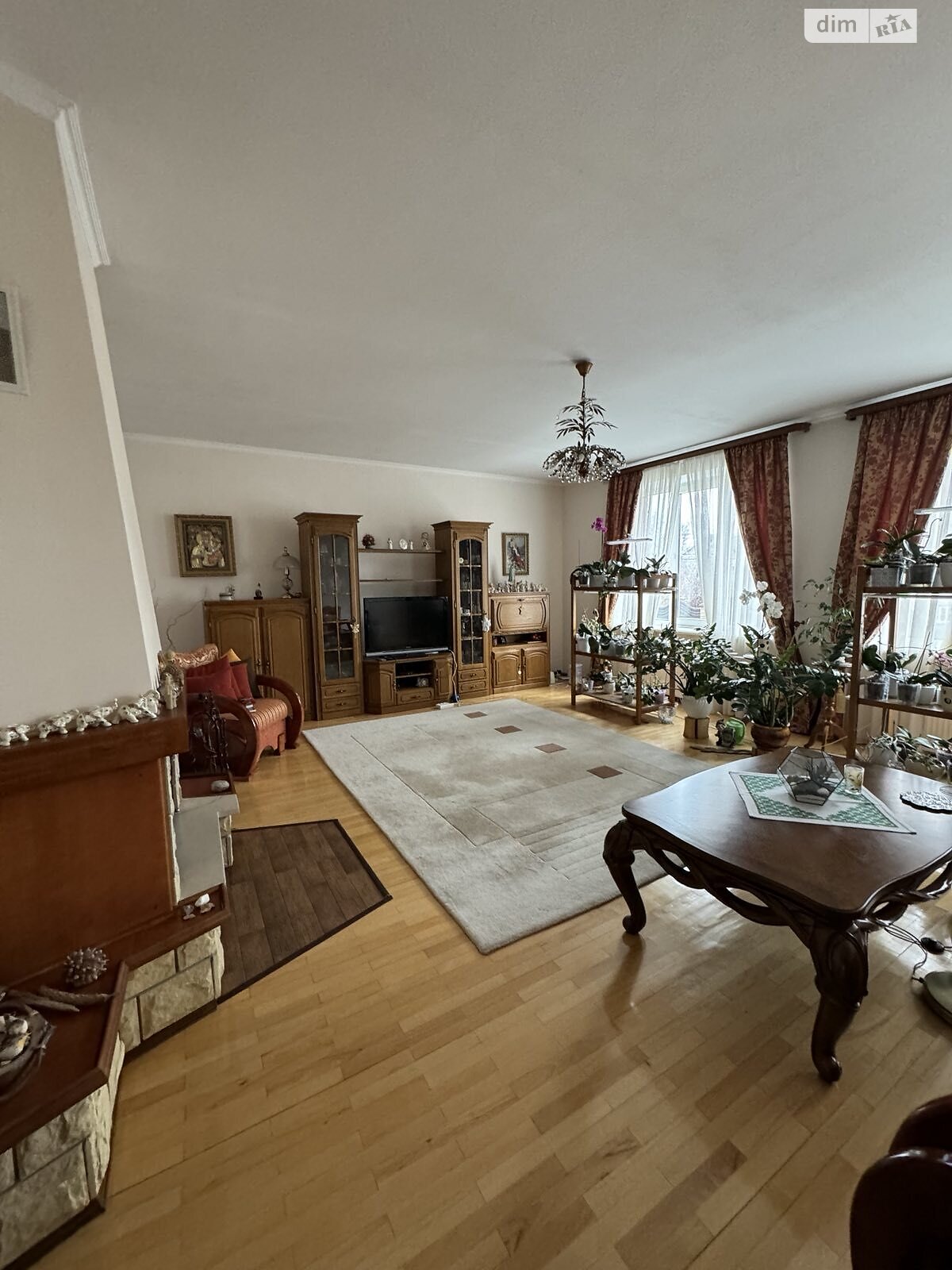 трехэтажный дом с гаражом, 500 кв. м, кирпич. Продажа в Гаях Ходоровских фото 1 трехэтажный дом с гаражом, 500 кв. м, кирпич. Продажа в Гаях Ходоровских фото 1