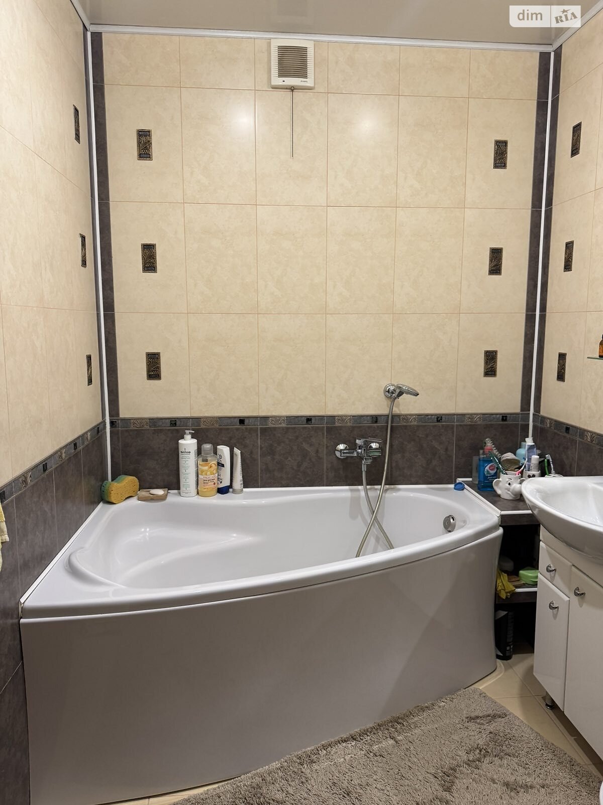 трехэтажный дом с гаражом, 500 кв. м, кирпич. Продажа в Гаях Ходоровских фото 1 трехэтажный дом с гаражом, 500 кв. м, кирпич. Продажа в Гаях Ходоровских фото 1