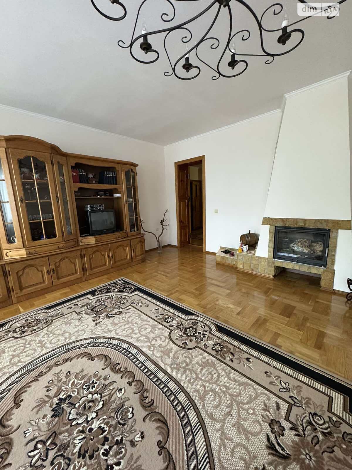 трехэтажный дом с гаражом, 500 кв. м, кирпич. Продажа в Гаях Ходоровских фото 1 трехэтажный дом с гаражом, 500 кв. м, кирпич. Продажа в Гаях Ходоровских фото 1