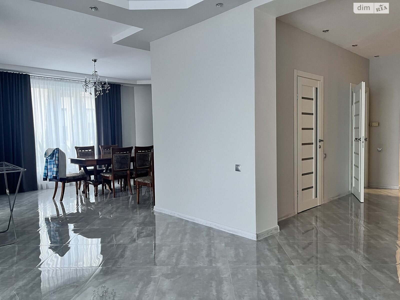 триповерховий будинок, 349 кв. м, цегла. Продаж у Гаях Ходоровських фото 1 триповерховий будинок, 349 кв. м, цегла. Продаж у Гаях Ходоровських фото 1