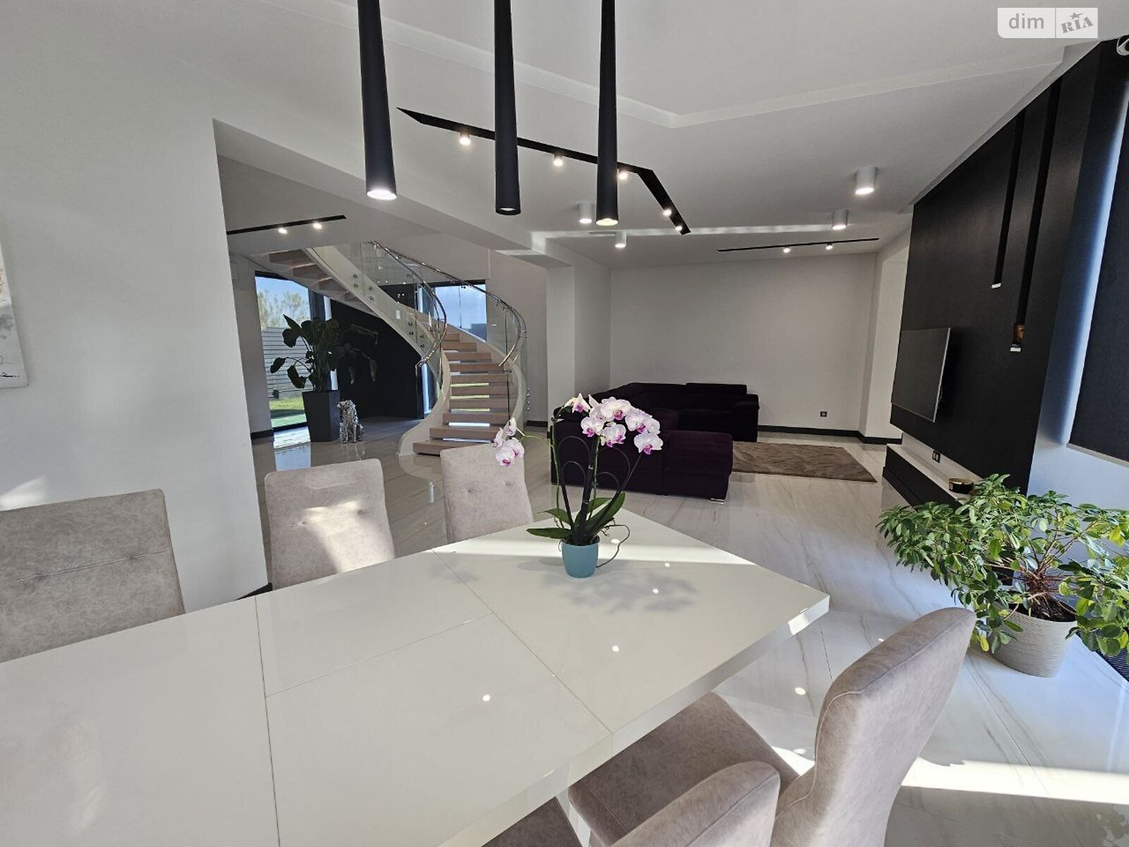 двоповерховий будинок, 290 кв. м, цегла. Продаж у Гаях Ходоровських фото 1 двоповерховий будинок, 290 кв. м, цегла. Продаж у Гаях Ходоровських фото 1