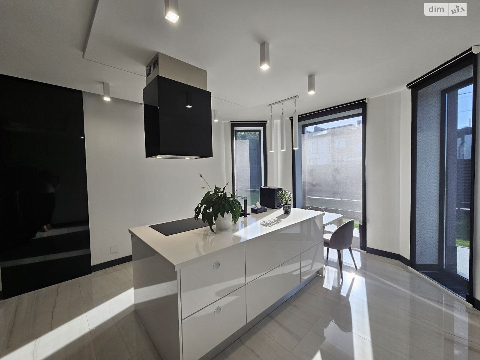 двоповерховий будинок, 290 кв. м, цегла. Продаж у Гаях Ходоровських фото 1 двоповерховий будинок, 290 кв. м, цегла. Продаж у Гаях Ходоровських фото 1