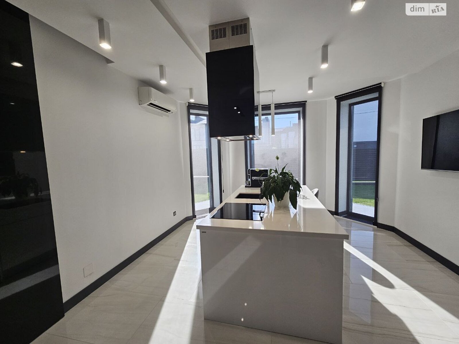 двоповерховий будинок, 290 кв. м, цегла. Продаж у Гаях Ходоровських фото 1 двоповерховий будинок, 290 кв. м, цегла. Продаж у Гаях Ходоровських фото 1