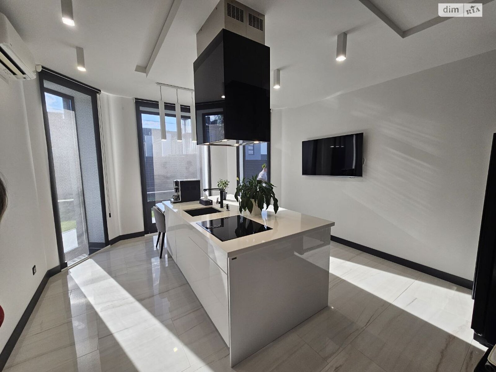 двоповерховий будинок, 290 кв. м, цегла. Продаж у Гаях Ходоровських фото 1 двоповерховий будинок, 290 кв. м, цегла. Продаж у Гаях Ходоровських фото 1
