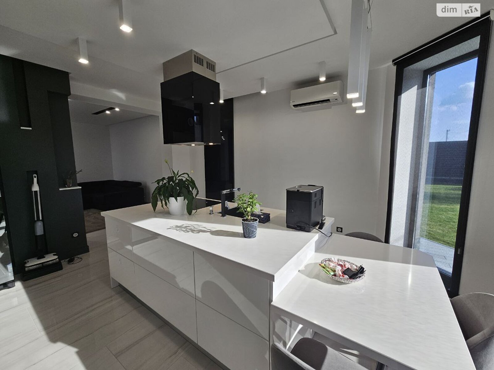 двоповерховий будинок, 290 кв. м, цегла. Продаж у Гаях Ходоровських фото 1 двоповерховий будинок, 290 кв. м, цегла. Продаж у Гаях Ходоровських фото 1
