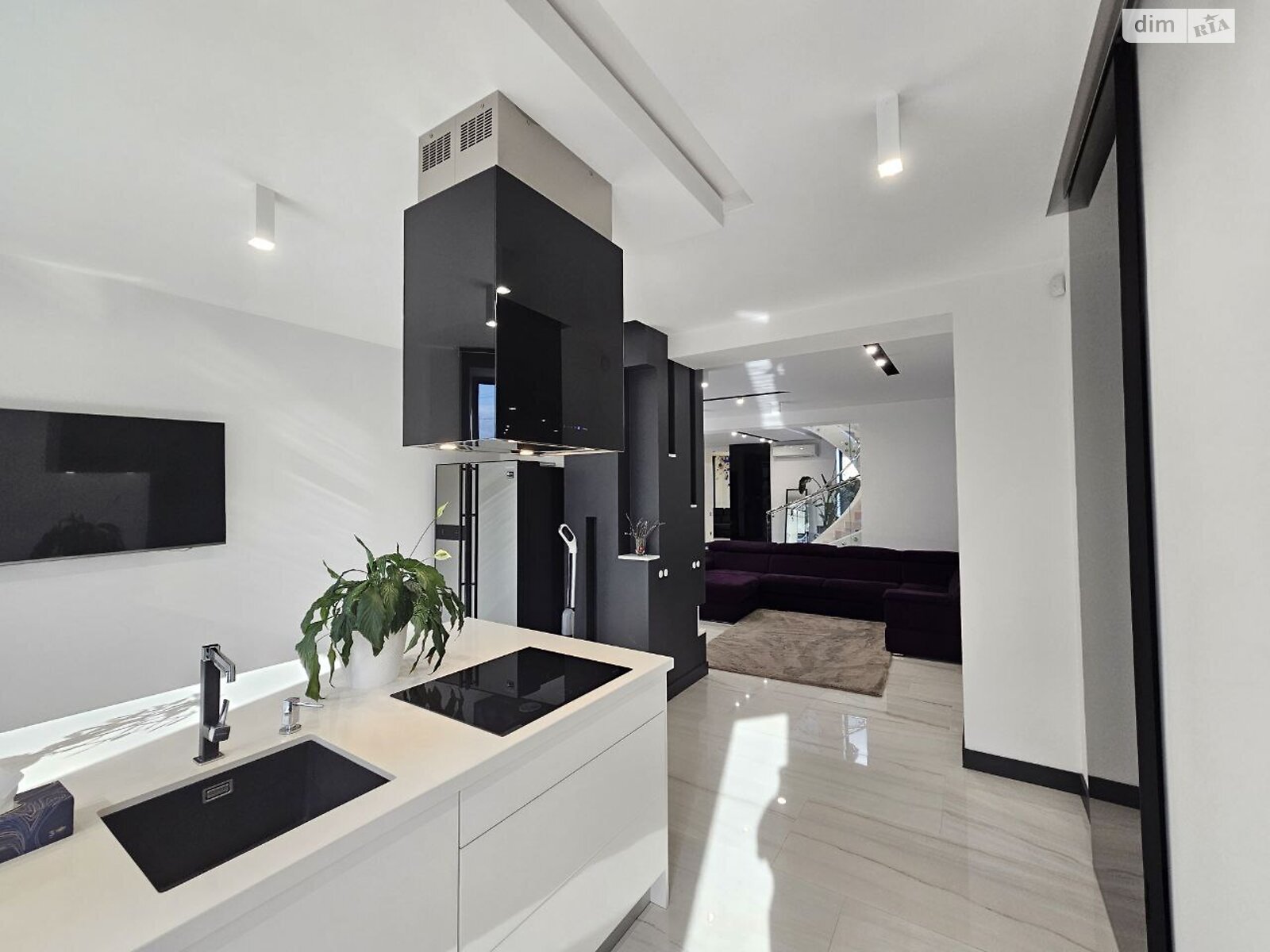 двоповерховий будинок, 290 кв. м, цегла. Продаж у Гаях Ходоровських фото 1 двоповерховий будинок, 290 кв. м, цегла. Продаж у Гаях Ходоровських фото 1