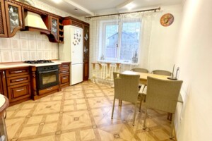 двухэтажный дом с гаражом, 230 кв. м, кирпич. Продажа в Гаях-Шевченковских фото 2