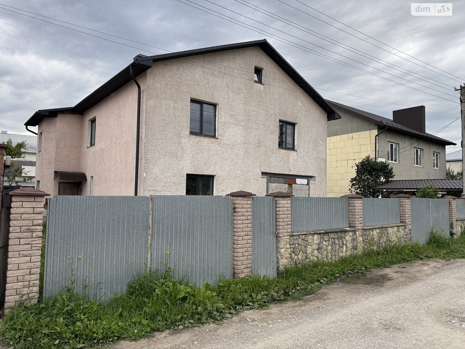 двухэтажный дом с гаражом, 245.9 кв. м, кирпич. Продажа в Гаях-Шевченковских фото 1