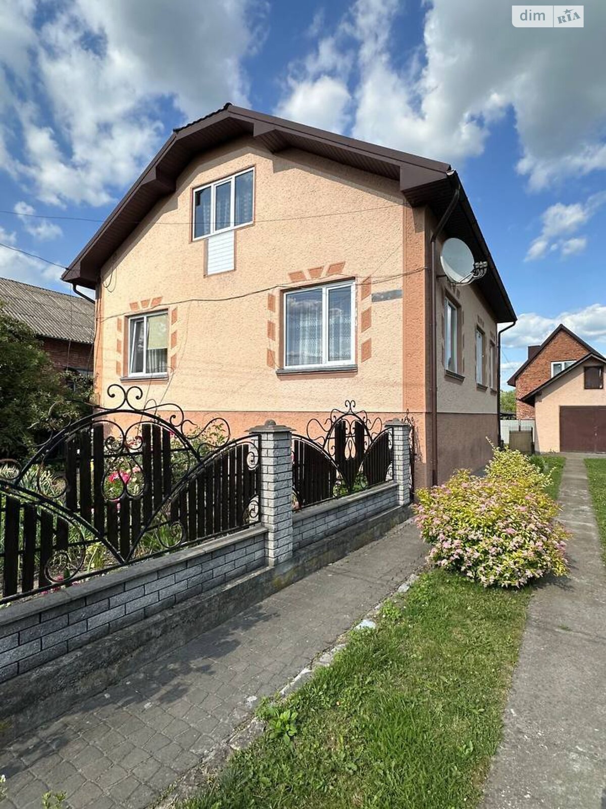 одноэтажный дом с гаражом, 108 кв. м, кирпич. Продажа в Галиче район Галич фото 1 одноэтажный дом с гаражом, 108 кв. м, кирпич. Продажа в Галиче район Галич фото 1