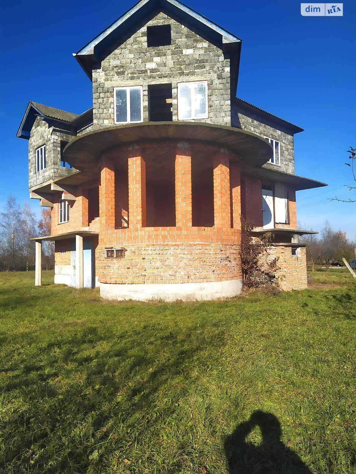 трехэтажный дом с верандой, 350 кв. м, кирпич. Продажа в Ганнусовке фото 1