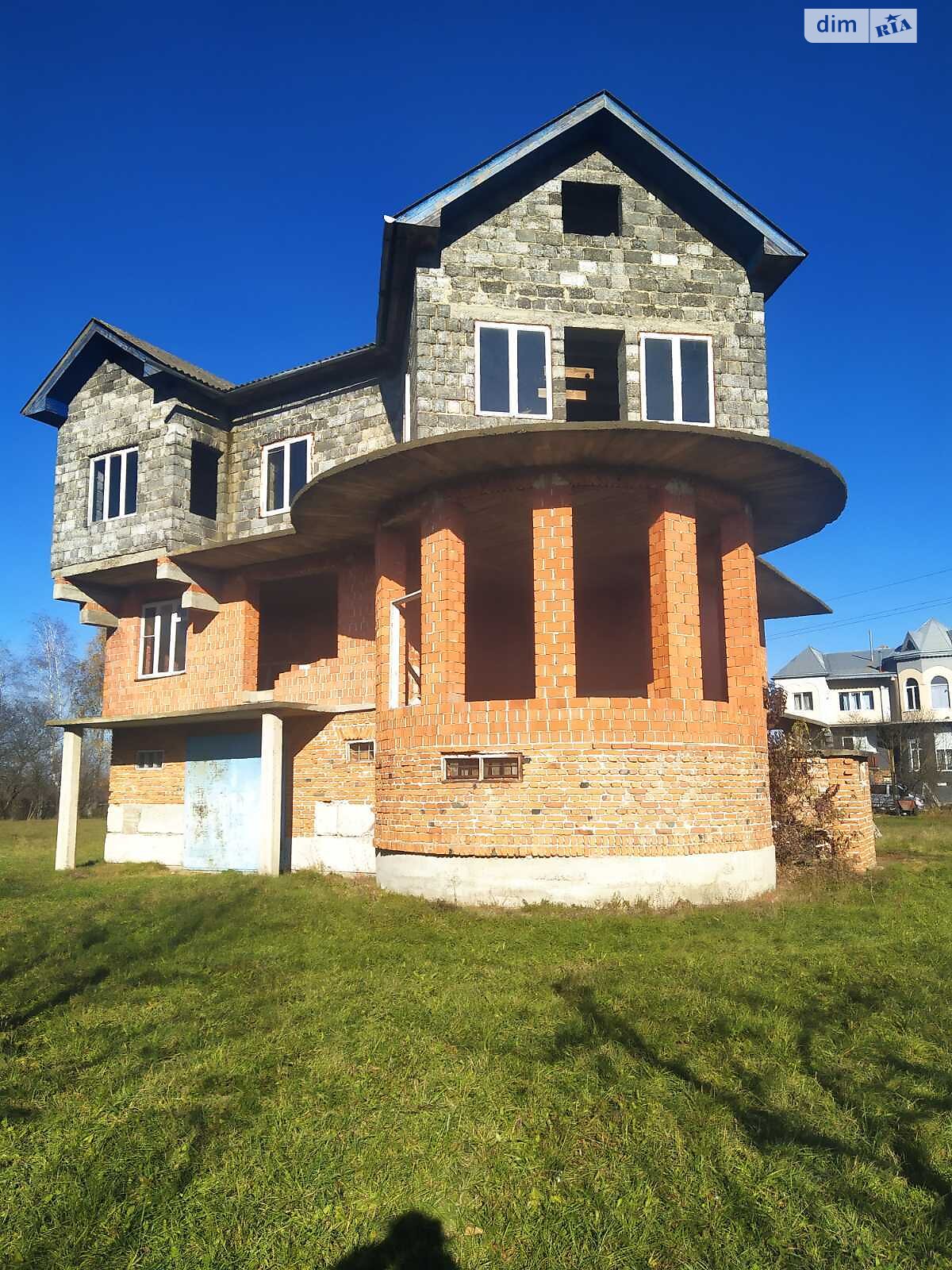 трехэтажный дом с верандой, 350 кв. м, кирпич. Продажа в Ганнусовке фото 1