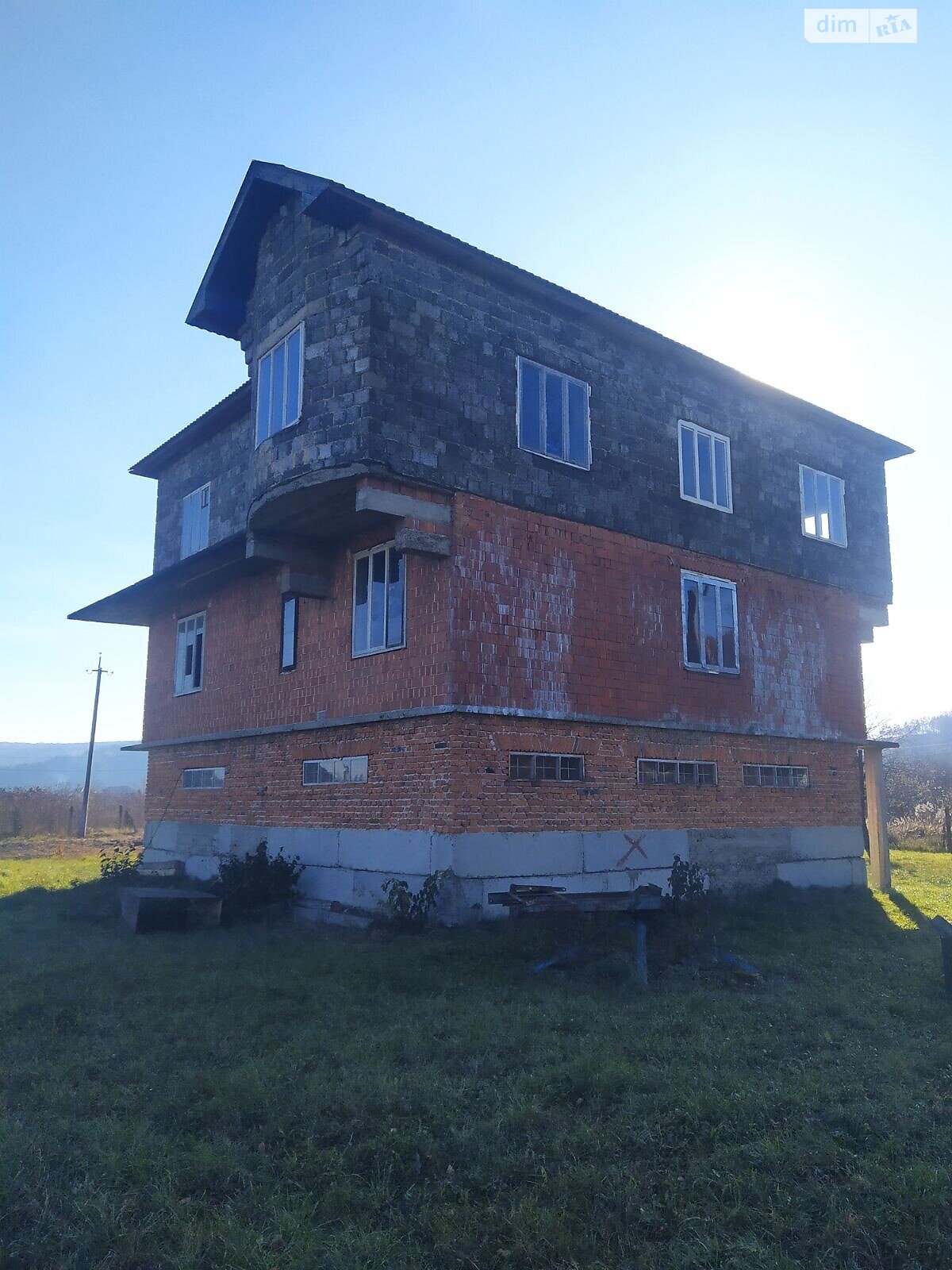 трехэтажный дом с верандой, 350 кв. м, кирпич. Продажа в Ганнусовке фото 1