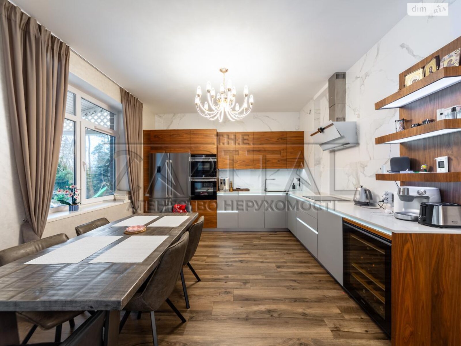 двоповерховий будинок з ремонтом, 248 кв. м, цегла. Продаж у Гатне фото 1 двоповерховий будинок з ремонтом, 248 кв. м, цегла. Продаж у Гатне фото 1