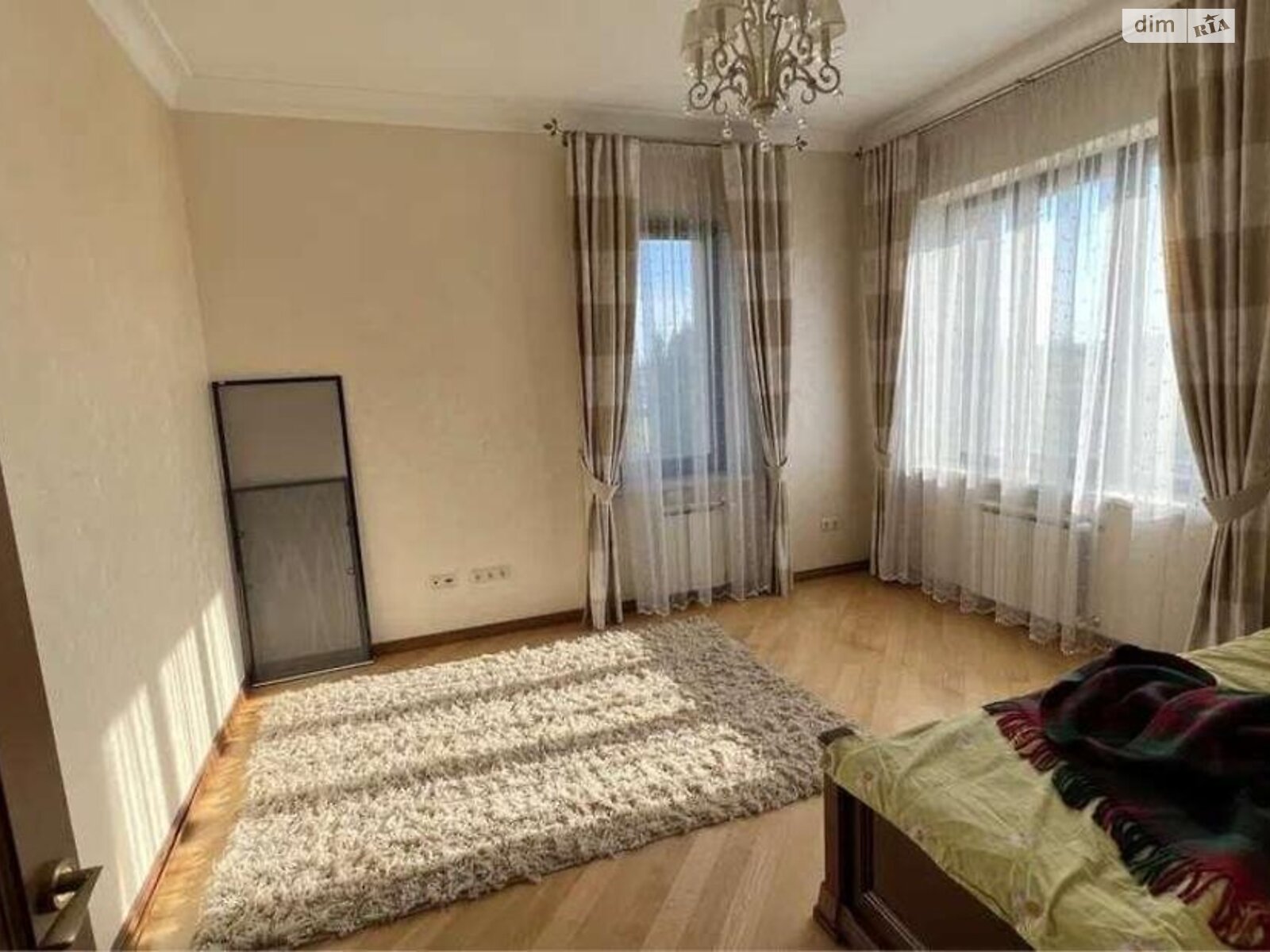 двухэтажный дом с гаражом, 287 кв. м, кирпич. Продажа в Гатном фото 1