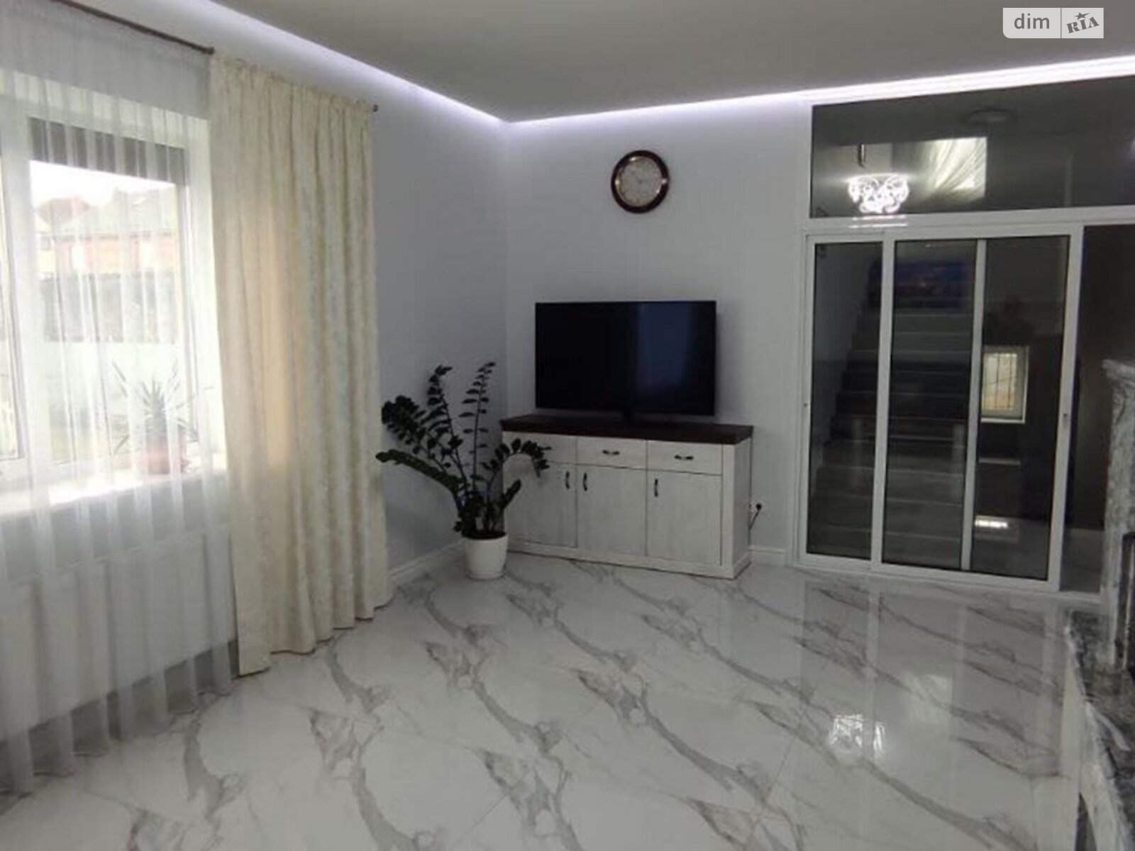 двоповерховий будинок з ремонтом, 410 кв. м, цегла. Продаж у Гатне фото 1 двоповерховий будинок з ремонтом, 410 кв. м, цегла. Продаж у Гатне фото 1