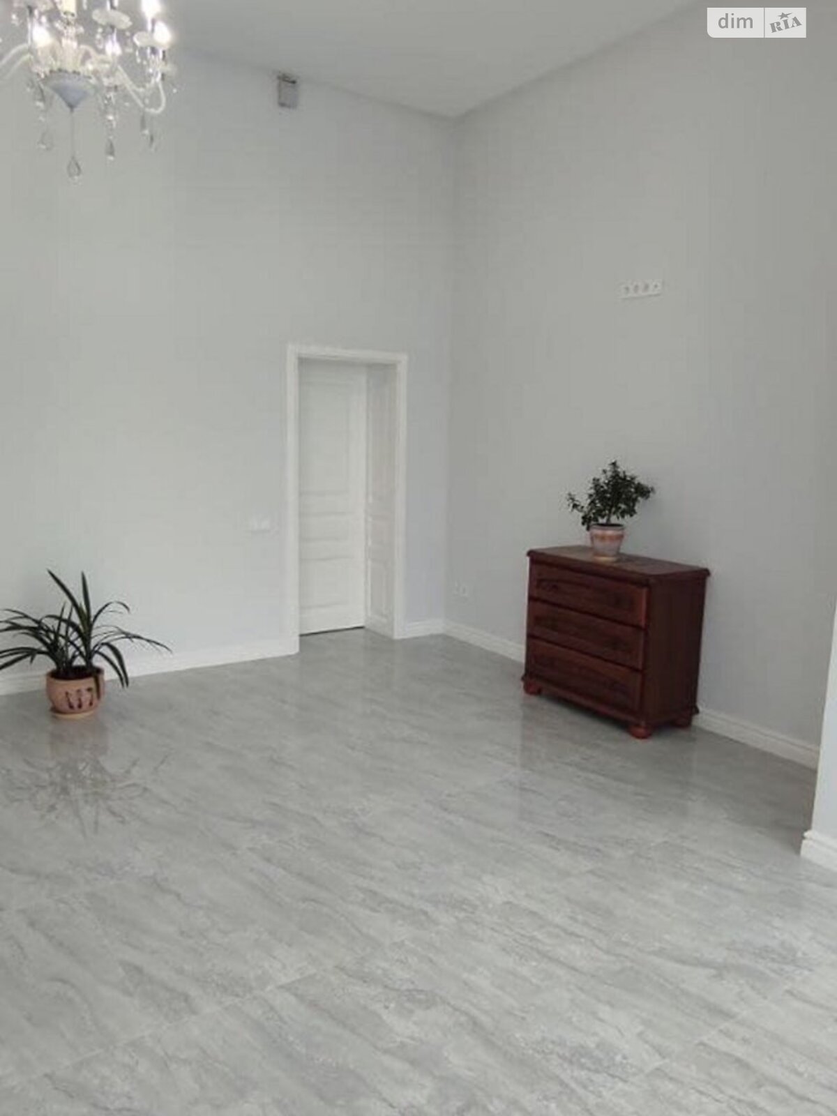 двоповерховий будинок з ремонтом, 410 кв. м, цегла. Продаж у Гатне фото 1 двоповерховий будинок з ремонтом, 410 кв. м, цегла. Продаж у Гатне фото 1
