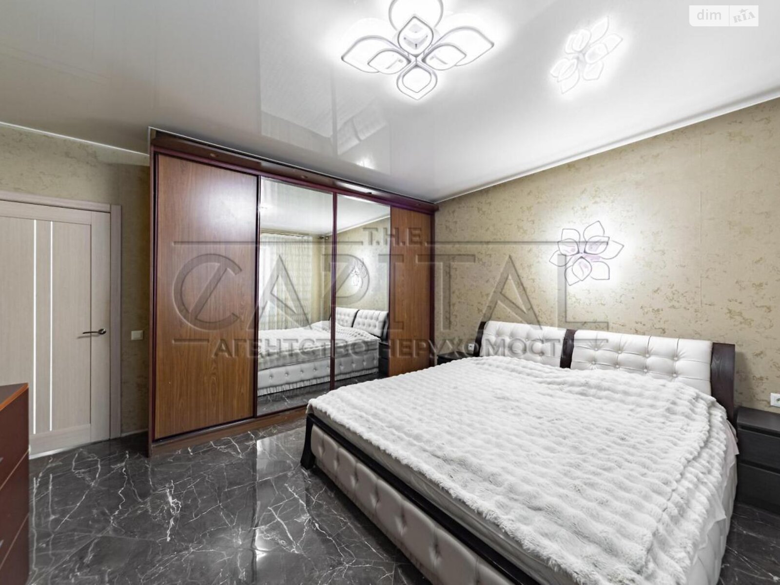 двухэтажный дом с гаражом, 334 кв. м, кирпич. Продажа в Гатном фото 1 двухэтажный дом с гаражом, 334 кв. м, кирпич. Продажа в Гатном фото 1