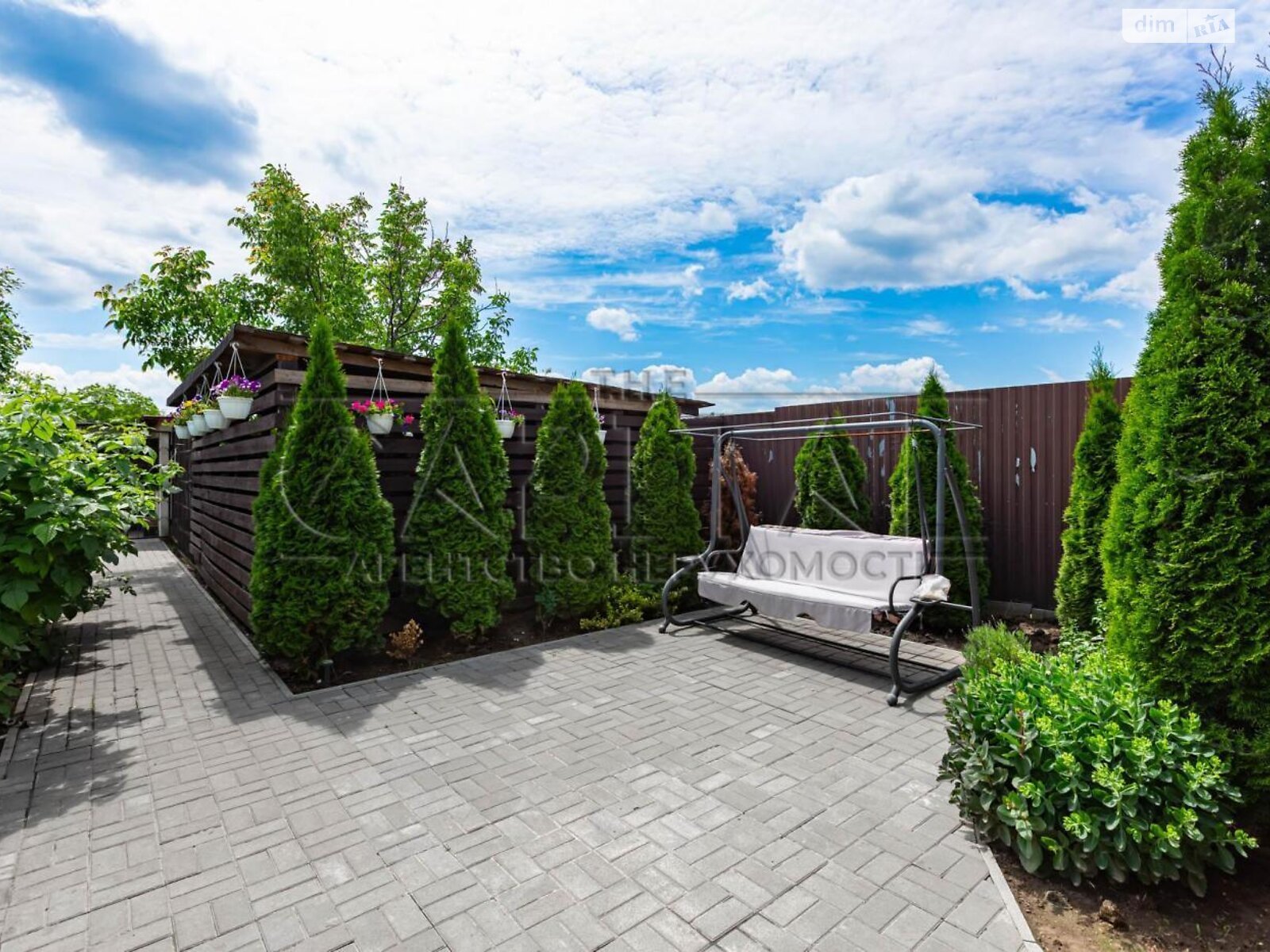 двухэтажный дом с гаражом, 334 кв. м, кирпич. Продажа в Гатном фото 1 двухэтажный дом с гаражом, 334 кв. м, кирпич. Продажа в Гатном фото 1