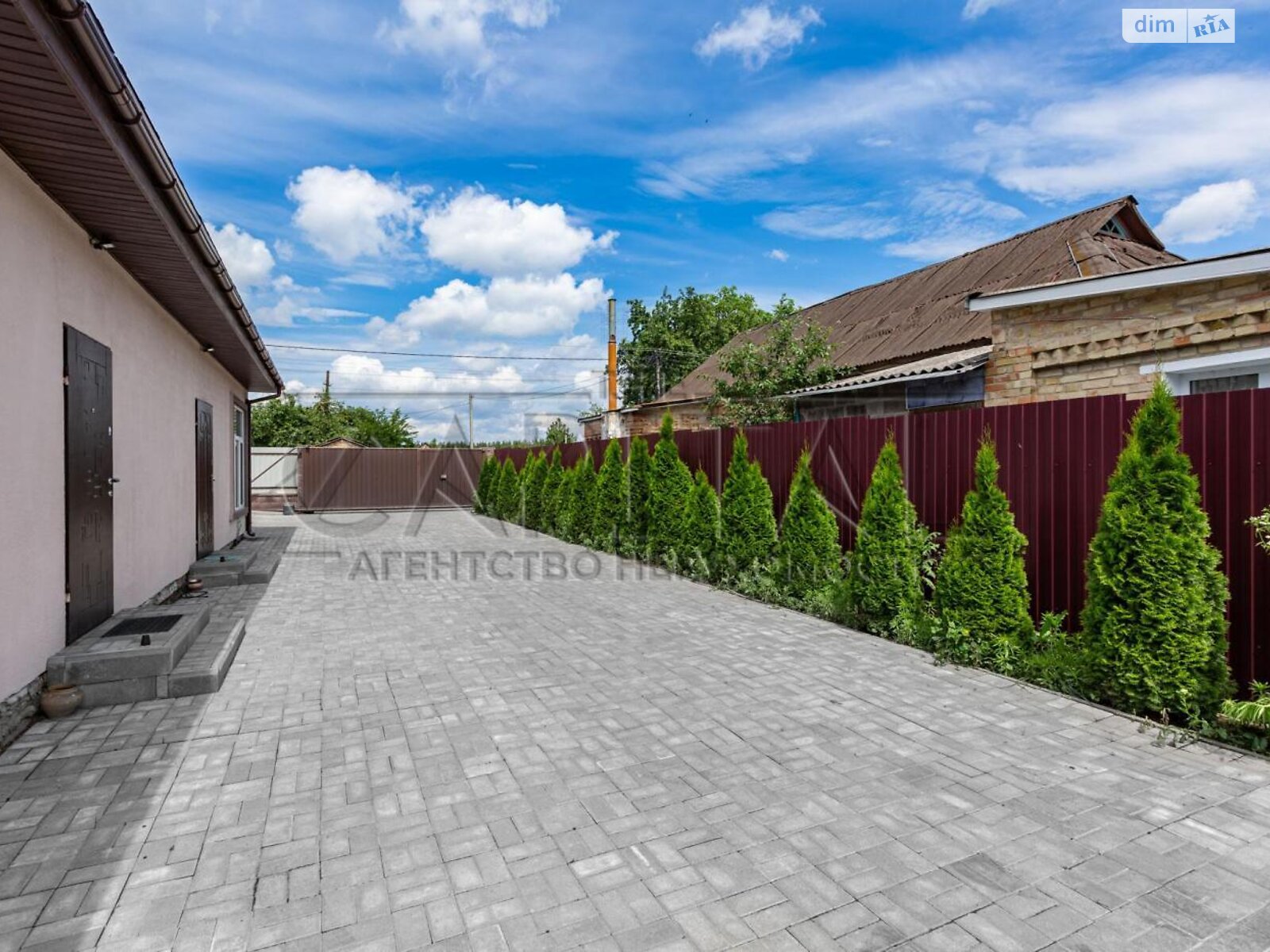 двухэтажный дом с гаражом, 334 кв. м, кирпич. Продажа в Гатном фото 1 двухэтажный дом с гаражом, 334 кв. м, кирпич. Продажа в Гатном фото 1