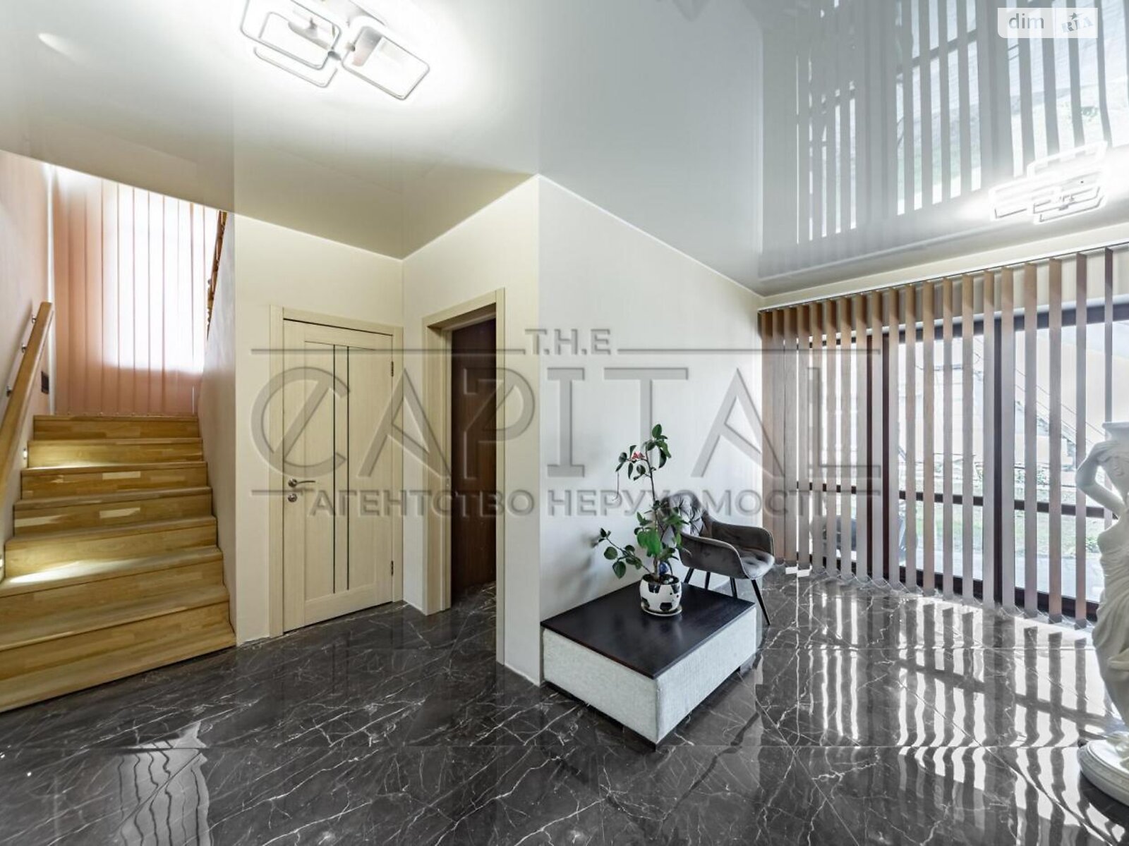 двухэтажный дом с гаражом, 334 кв. м, кирпич. Продажа в Гатном фото 1 двухэтажный дом с гаражом, 334 кв. м, кирпич. Продажа в Гатном фото 1