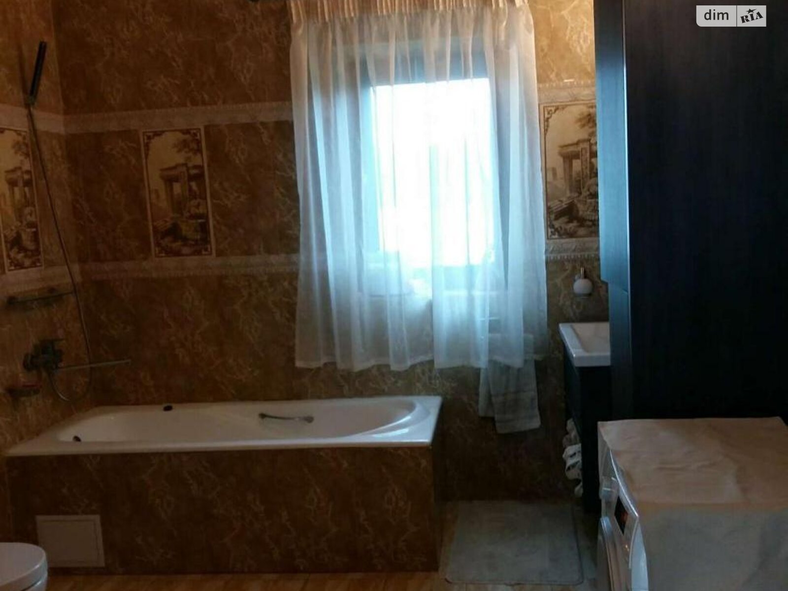 двухэтажный дом, 180 кв. м, кирпич. Продажа в Гатном фото 1