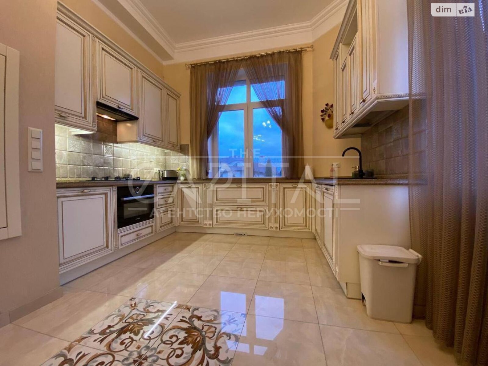чотириповерховий будинок, 788.7 кв. м, кирпич. Продаж у Гатне фото 1 чотириповерховий будинок, 788.7 кв. м, кирпич. Продаж у Гатне фото 1