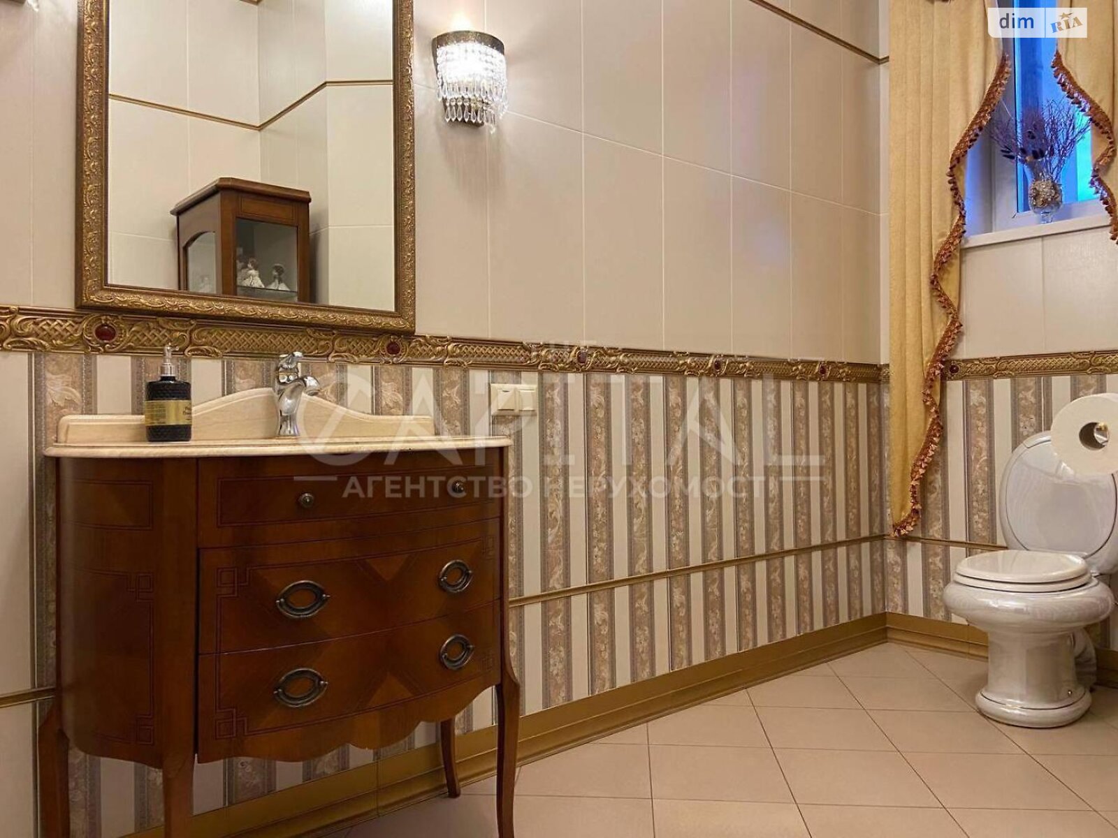 чотириповерховий будинок, 788.7 кв. м, кирпич. Продаж у Гатне фото 1 чотириповерховий будинок, 788.7 кв. м, кирпич. Продаж у Гатне фото 1