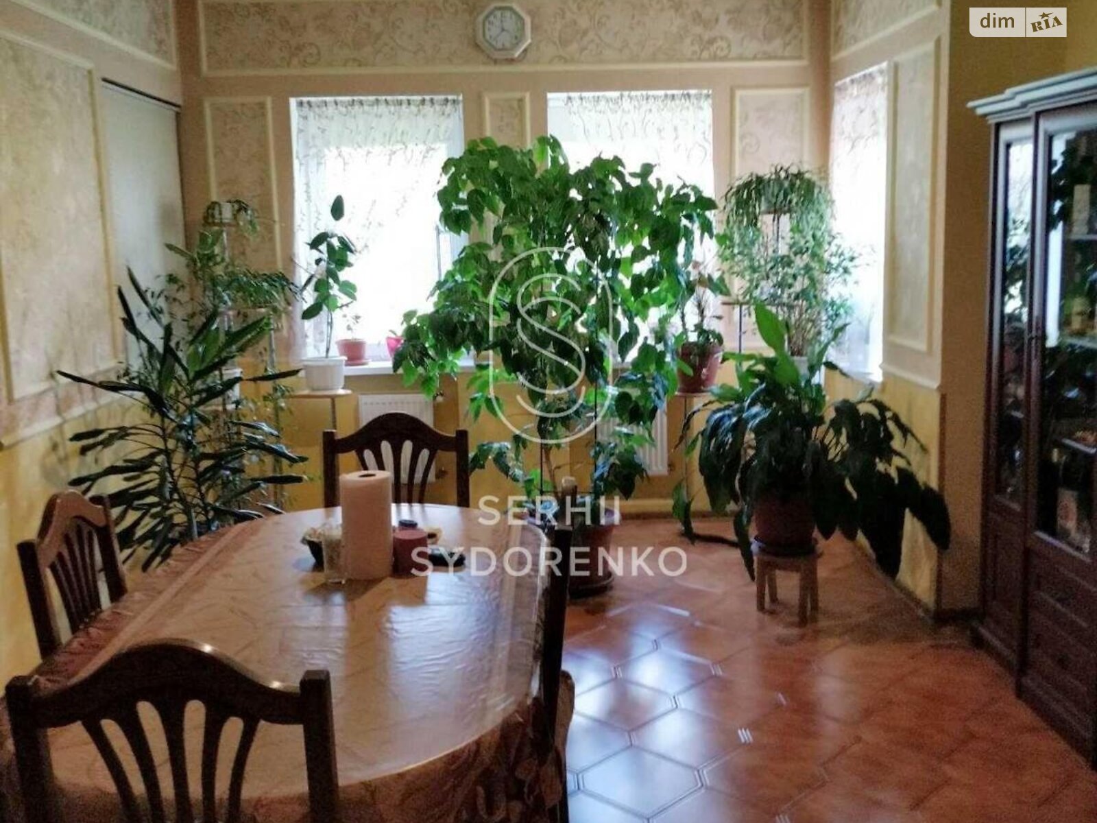 трехэтажный дом с ремонтом, 480 кв. м, кирпич. Продажа в Гатном фото 1 трехэтажный дом с ремонтом, 480 кв. м, кирпич. Продажа в Гатном фото 1