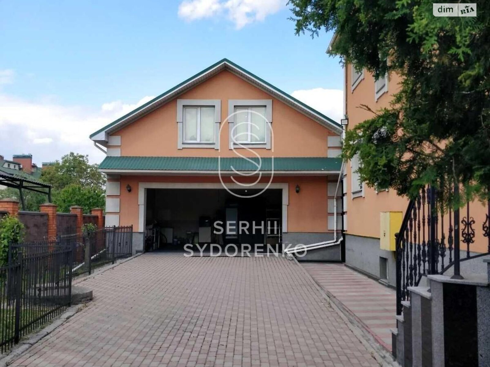 трехэтажный дом с ремонтом, 480 кв. м, кирпич. Продажа в Гатном фото 1 трехэтажный дом с ремонтом, 480 кв. м, кирпич. Продажа в Гатном фото 1