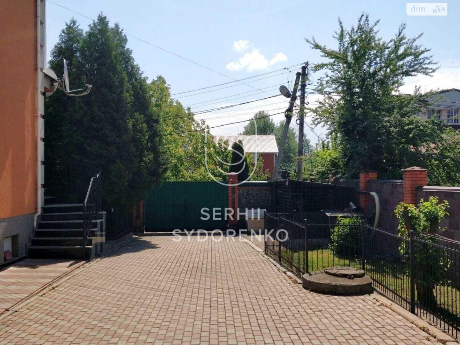 трехэтажный дом с ремонтом, 480 кв. м, кирпич. Продажа в Гатном фото 1 трехэтажный дом с ремонтом, 480 кв. м, кирпич. Продажа в Гатном фото 1