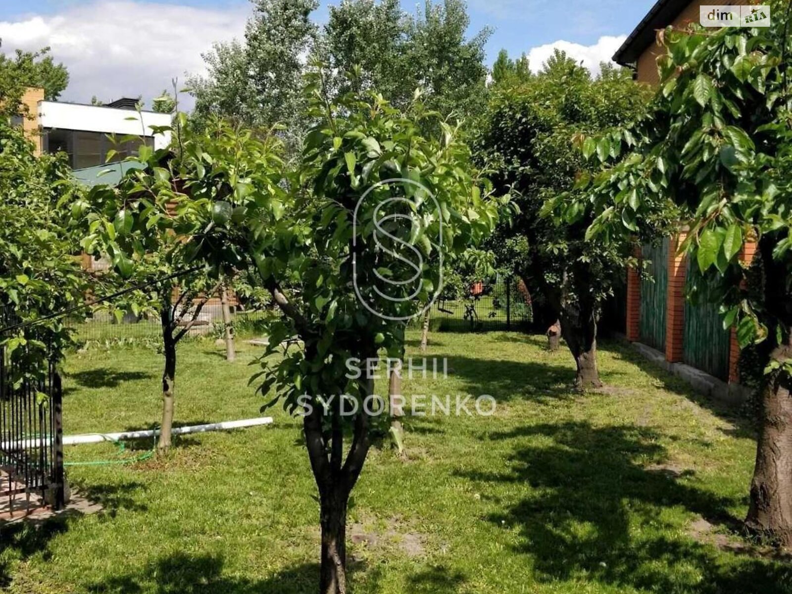 трехэтажный дом с ремонтом, 480 кв. м, кирпич. Продажа в Гатном фото 1 трехэтажный дом с ремонтом, 480 кв. м, кирпич. Продажа в Гатном фото 1